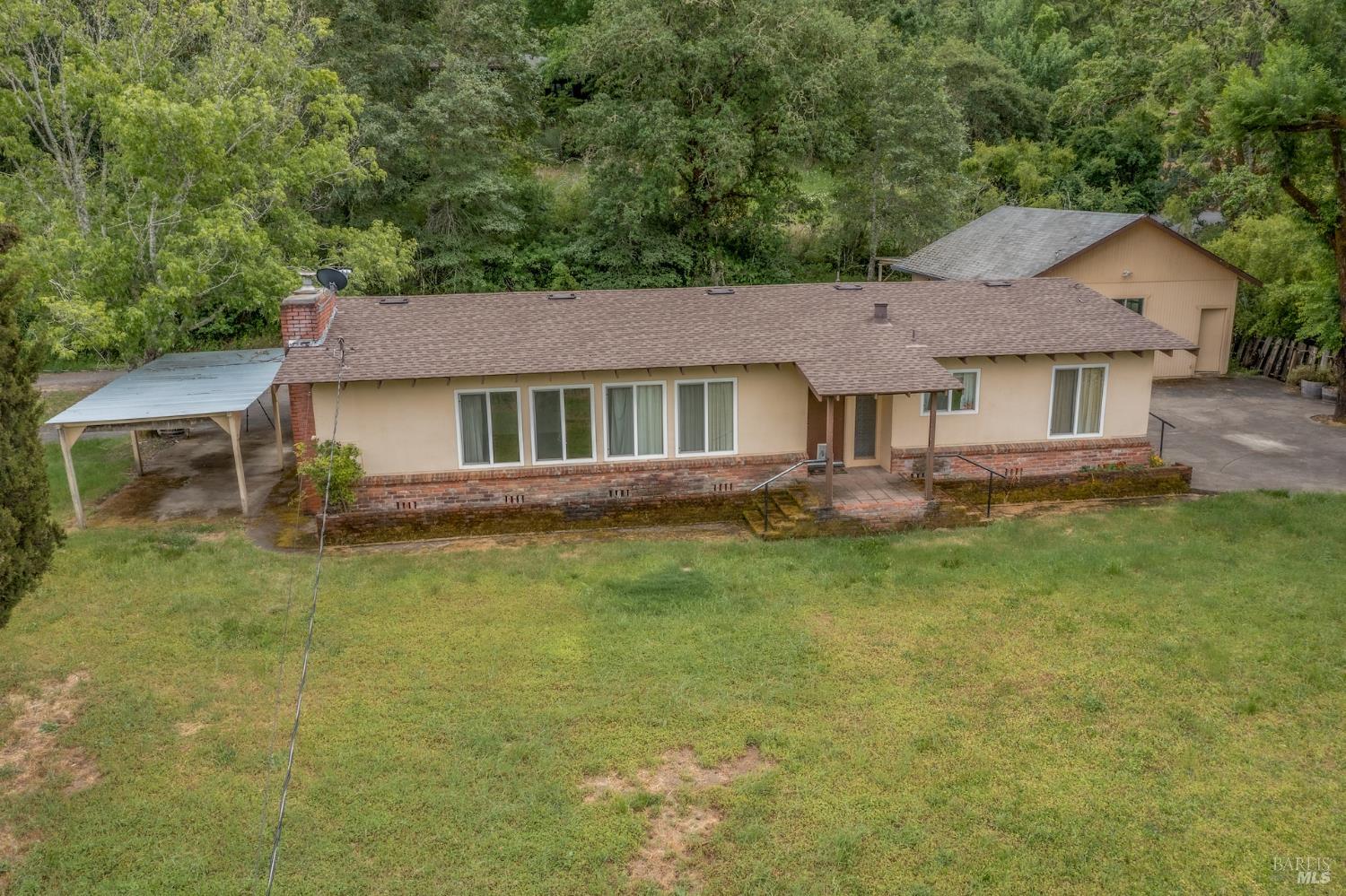 Detail Gallery Image 4 of 25 For 6680 Giovanetti Rd, Forestville,  CA 95436 - 3 Beds | 2 Baths