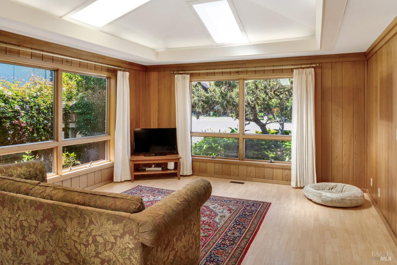 Detail Gallery Image 3 of 48 For 170 Ebbing Way, Fort Bragg,  CA 95437 - 2 Beds | 2 Baths