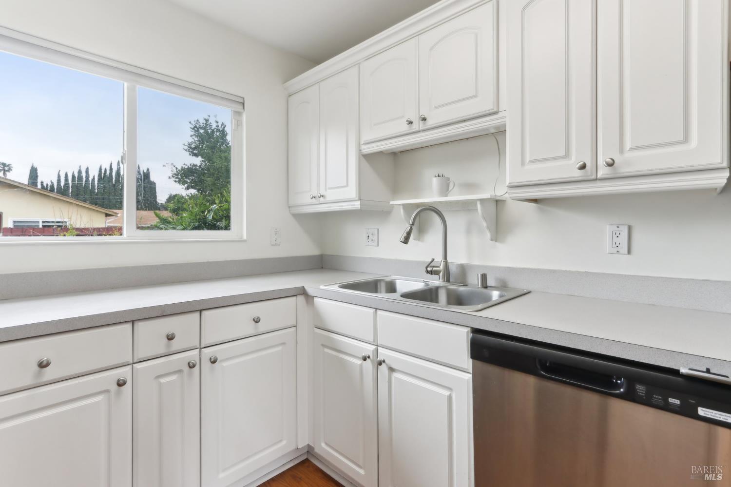 Detail Gallery Image 12 of 31 For 3484 Hillsborough Dr, Concord,  CA 94520 - 3 Beds | 2 Baths
