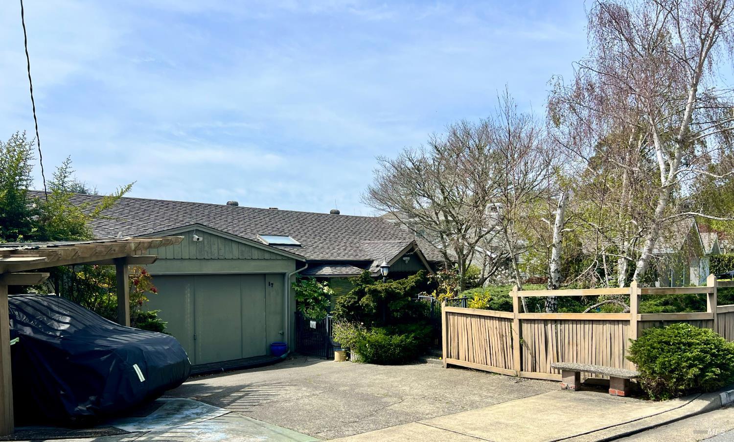 Detail Gallery Image 1 of 1 For 17 Venus Ct, Tiburon,  CA 94920 - 3 Beds | 2 Baths