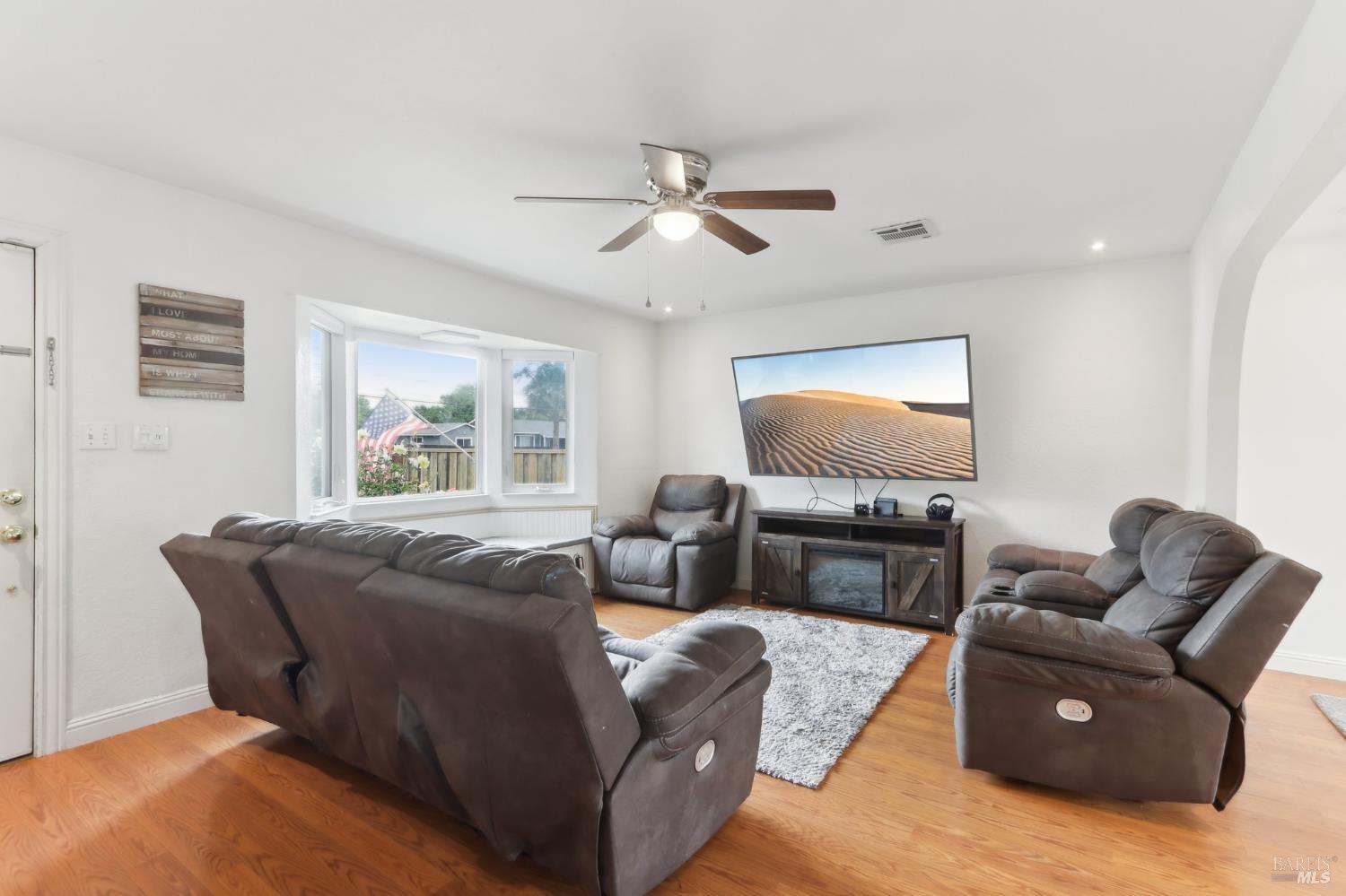 Detail Gallery Image 6 of 31 For 3484 Hillsborough Dr, Concord,  CA 94520 - 3 Beds | 2 Baths