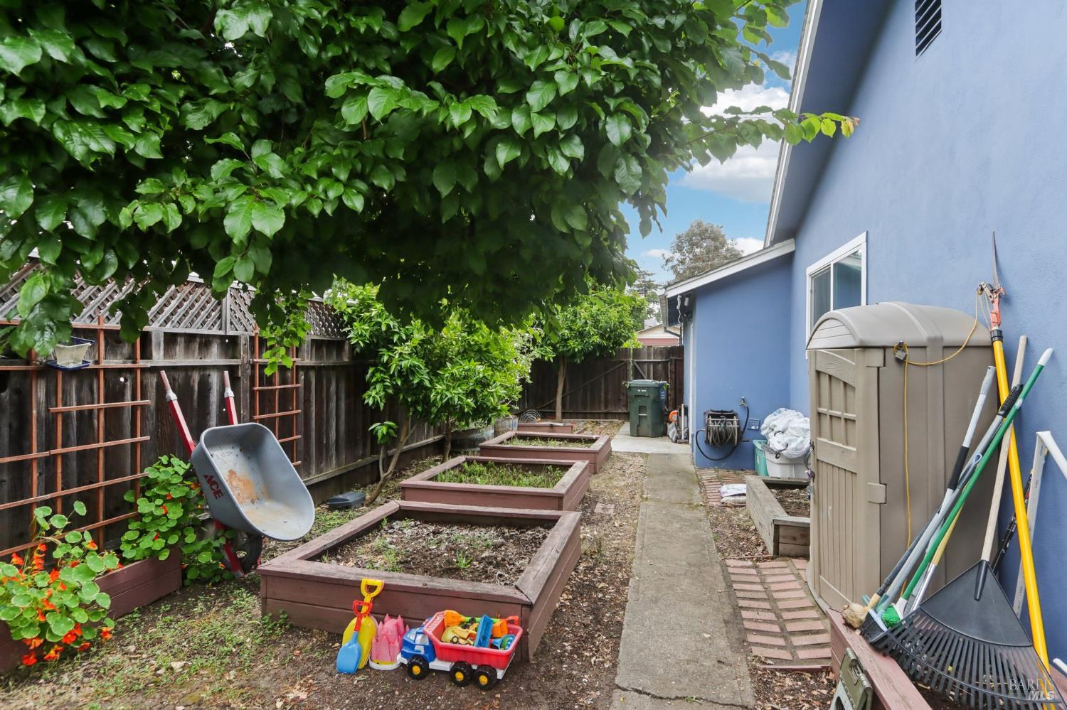 Detail Gallery Image 28 of 31 For 3484 Hillsborough Dr, Concord,  CA 94520 - 3 Beds | 2 Baths