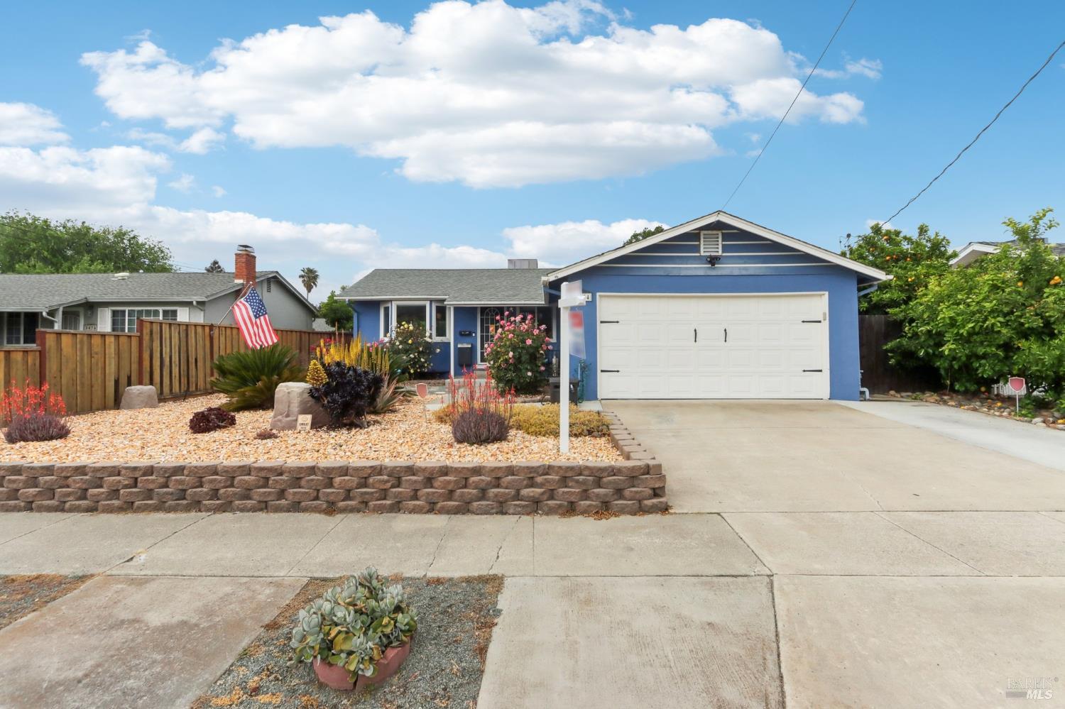 Detail Gallery Image 2 of 31 For 3484 Hillsborough Dr, Concord,  CA 94520 - 3 Beds | 2 Baths
