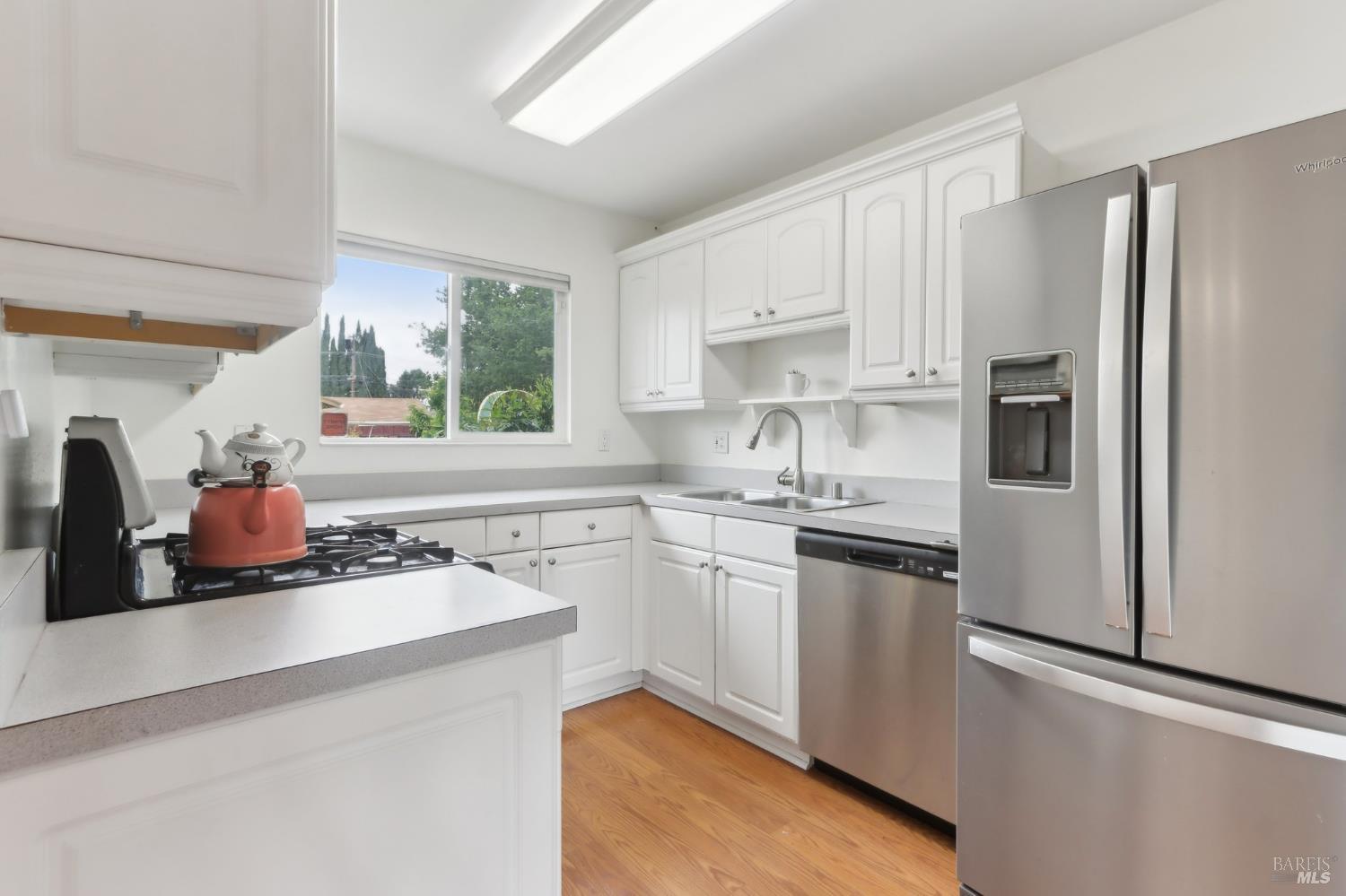 Detail Gallery Image 11 of 31 For 3484 Hillsborough Dr, Concord,  CA 94520 - 3 Beds | 2 Baths