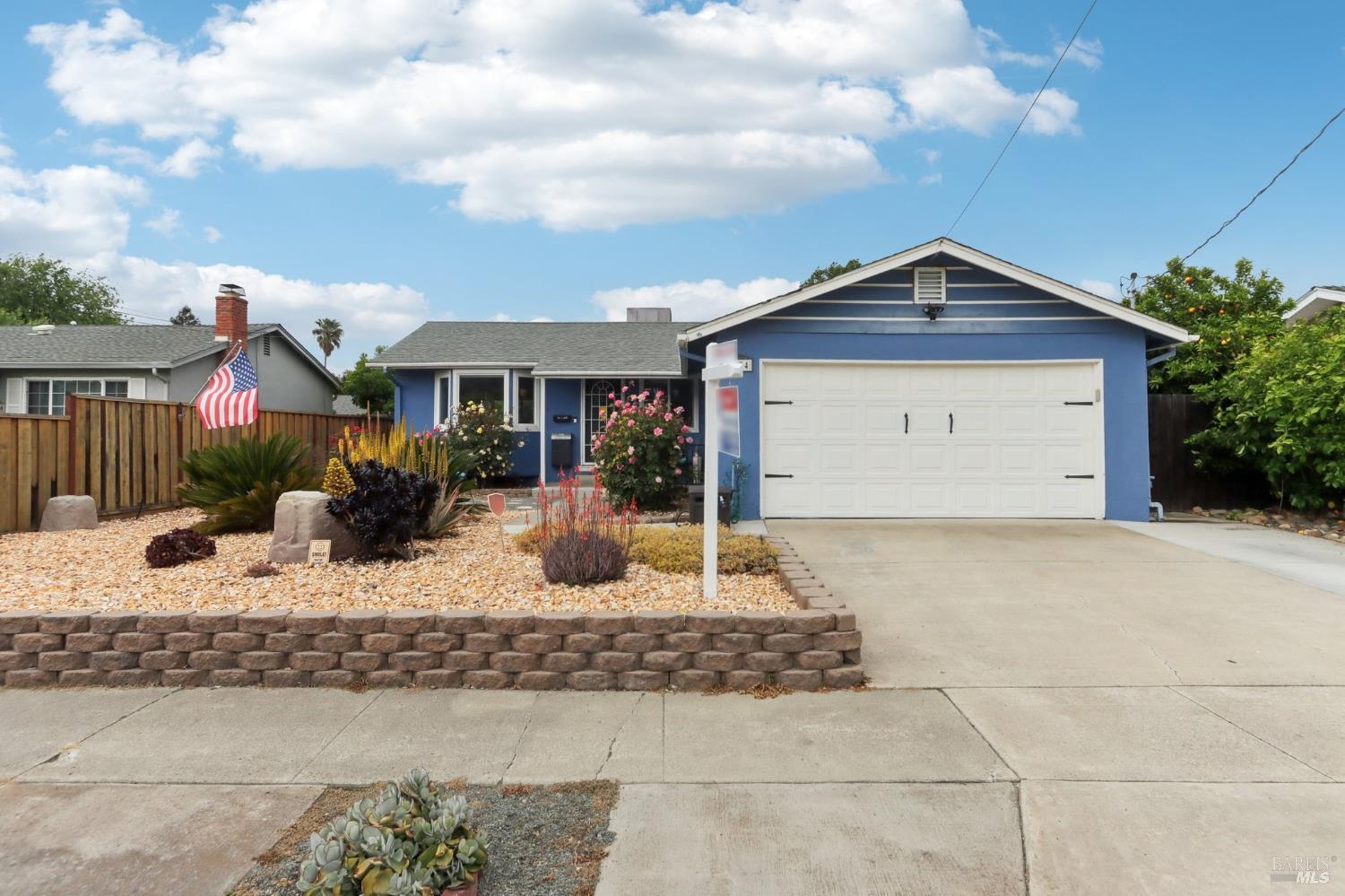 Detail Gallery Image 1 of 31 For 3484 Hillsborough Dr, Concord,  CA 94520 - 3 Beds | 2 Baths