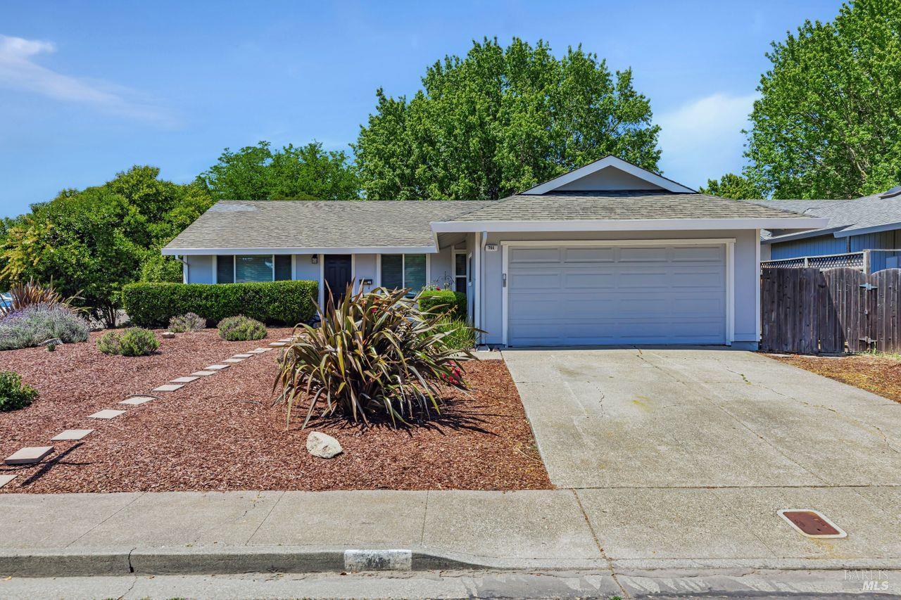 Detail Gallery Image 1 of 1 For 701 Lisbon Ct, Rohnert Park,  CA 94928 - 4 Beds | 2 Baths