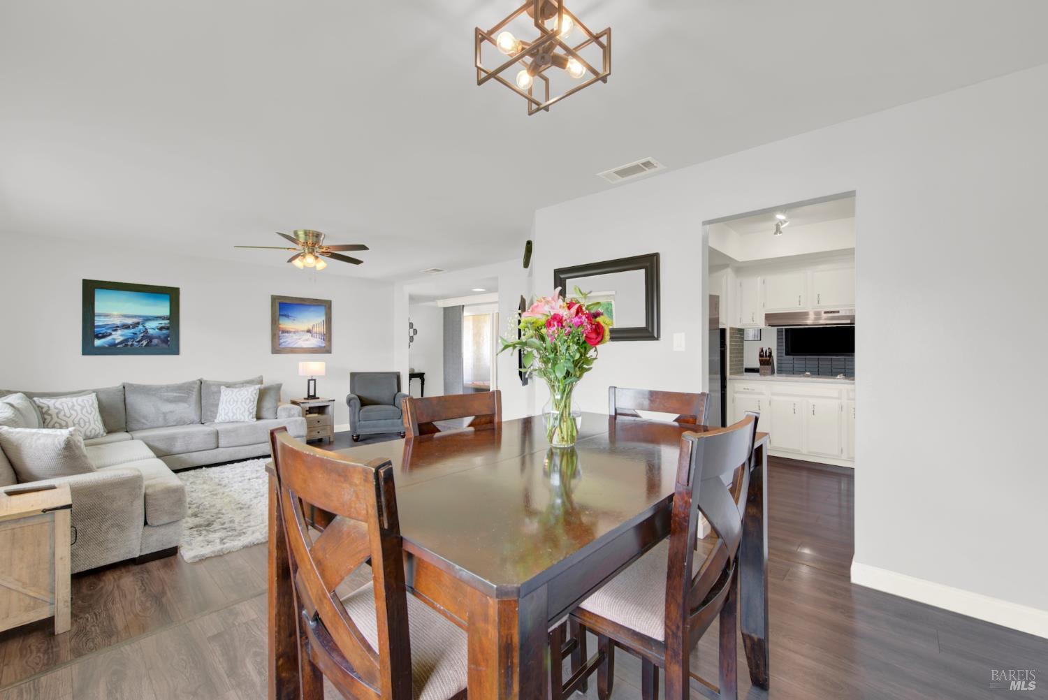 Detail Gallery Image 12 of 56 For 3741 Sierrawood Ct, Concord,  CA 94519 - 3 Beds | 2 Baths