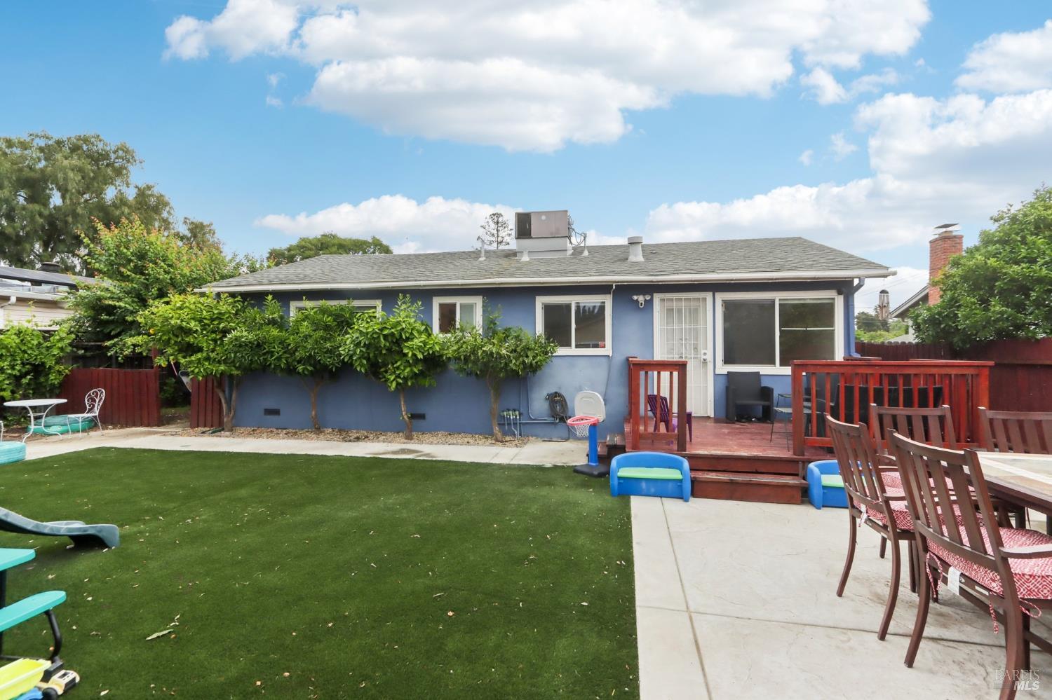 Detail Gallery Image 26 of 31 For 3484 Hillsborough Dr, Concord,  CA 94520 - 3 Beds | 2 Baths