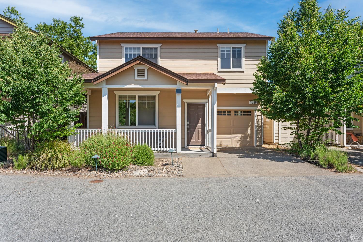 Detail Gallery Image 1 of 1 For 1030 Cottage Ln, Ukiah,  CA 95482 - 4 Beds | 2/1 Baths