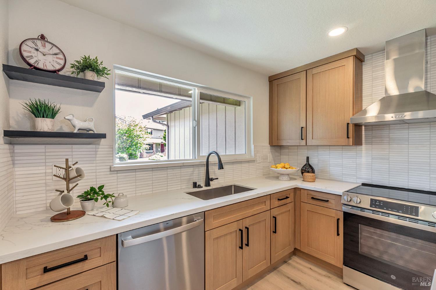 Leonard Avenue, Santa Rosa, California image 8