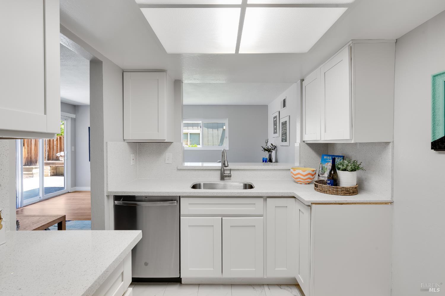 Detail Gallery Image 19 of 83 For 118 Summerwood Pl, Concord,  CA 94518 - 3 Beds | 2/1 Baths