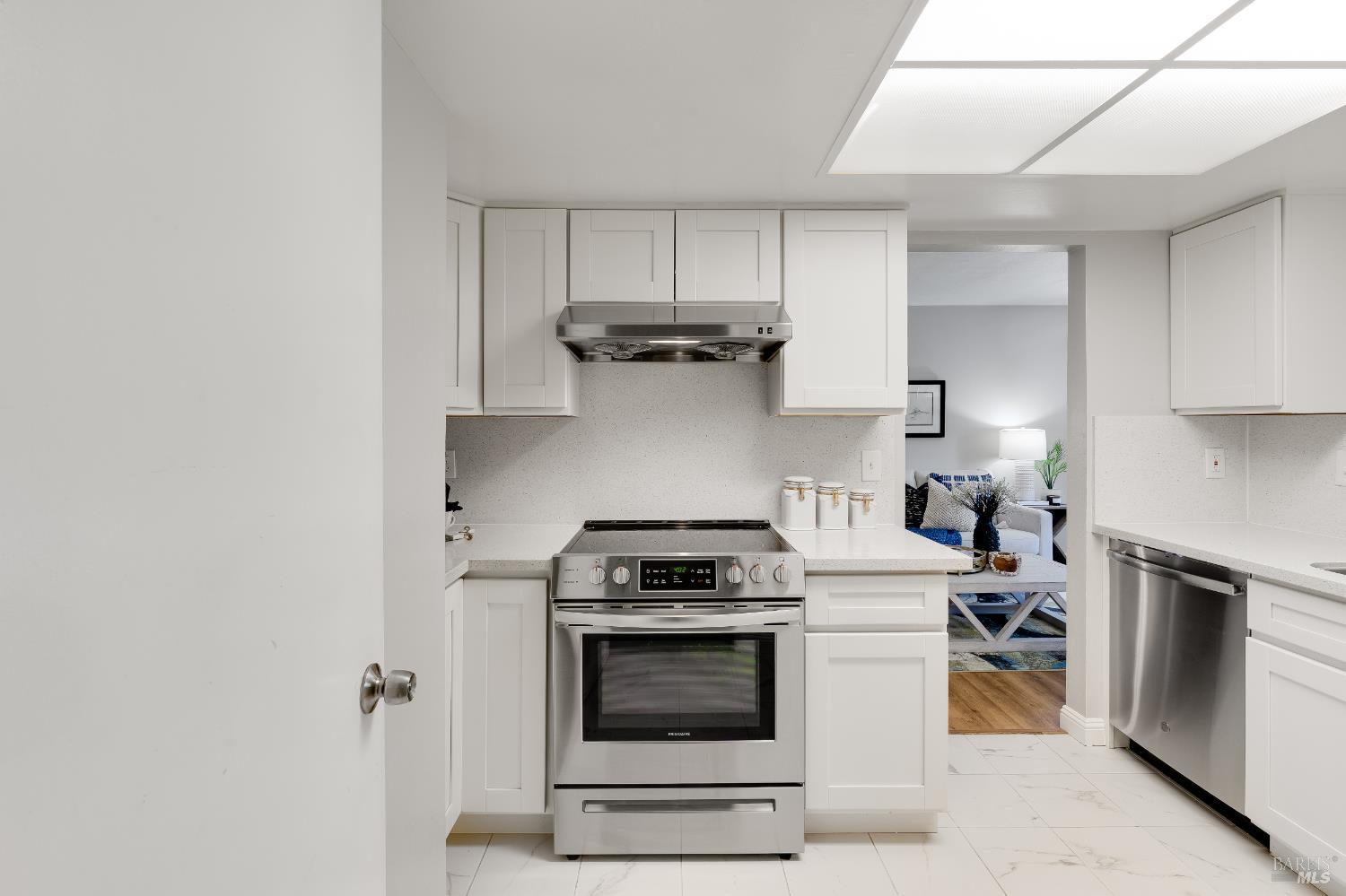 Detail Gallery Image 18 of 83 For 118 Summerwood Pl, Concord,  CA 94518 - 3 Beds | 2/1 Baths