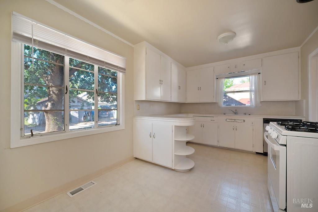 155 S Third Street, Dixon, California image 8