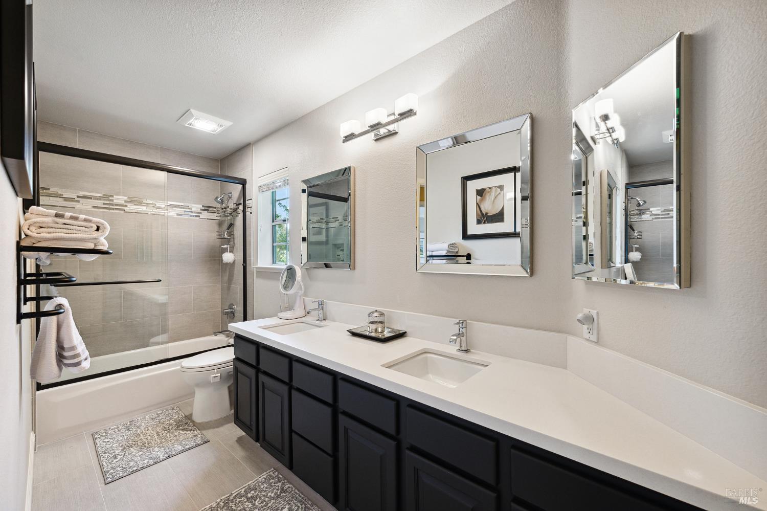 Detail Gallery Image 32 of 34 For 12 Birnam Wood Ct, Petaluma,  CA 94954 - 3 Beds | 2/1 Baths