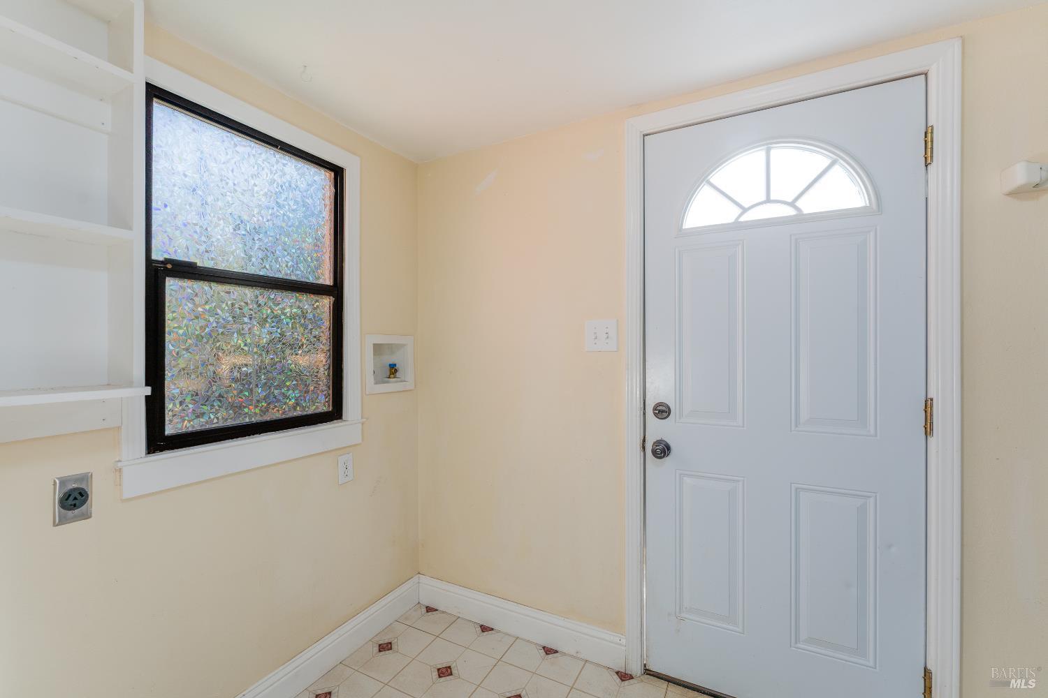 Detail Gallery Image 4 of 24 For 30 W Oak St, Willits,  CA 95490 - 2 Beds | 1 Baths
