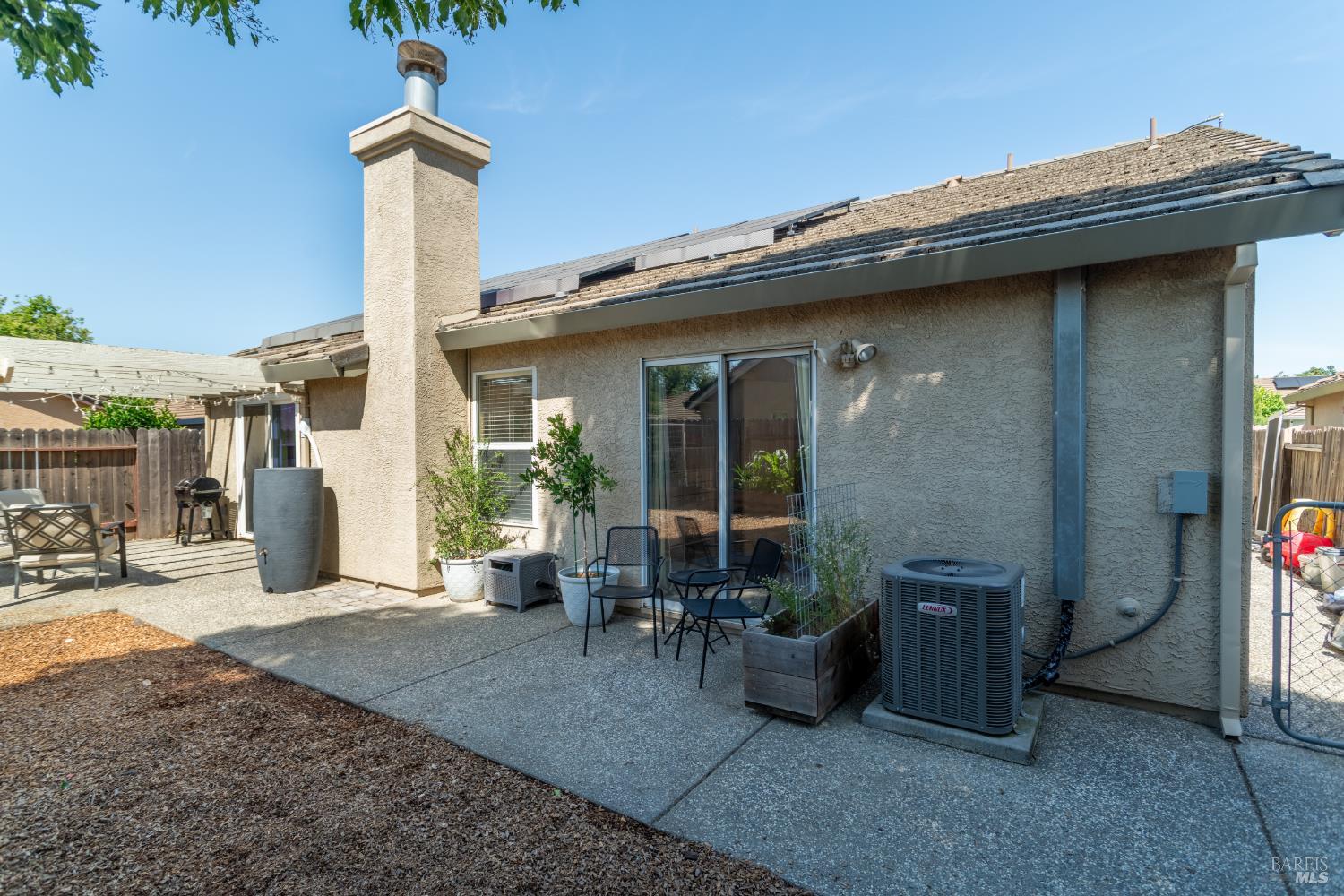 Detail Gallery Image 5 of 37 For 1735 Marenda Dr, Dixon,  CA 95620 - 3 Beds | 2 Baths