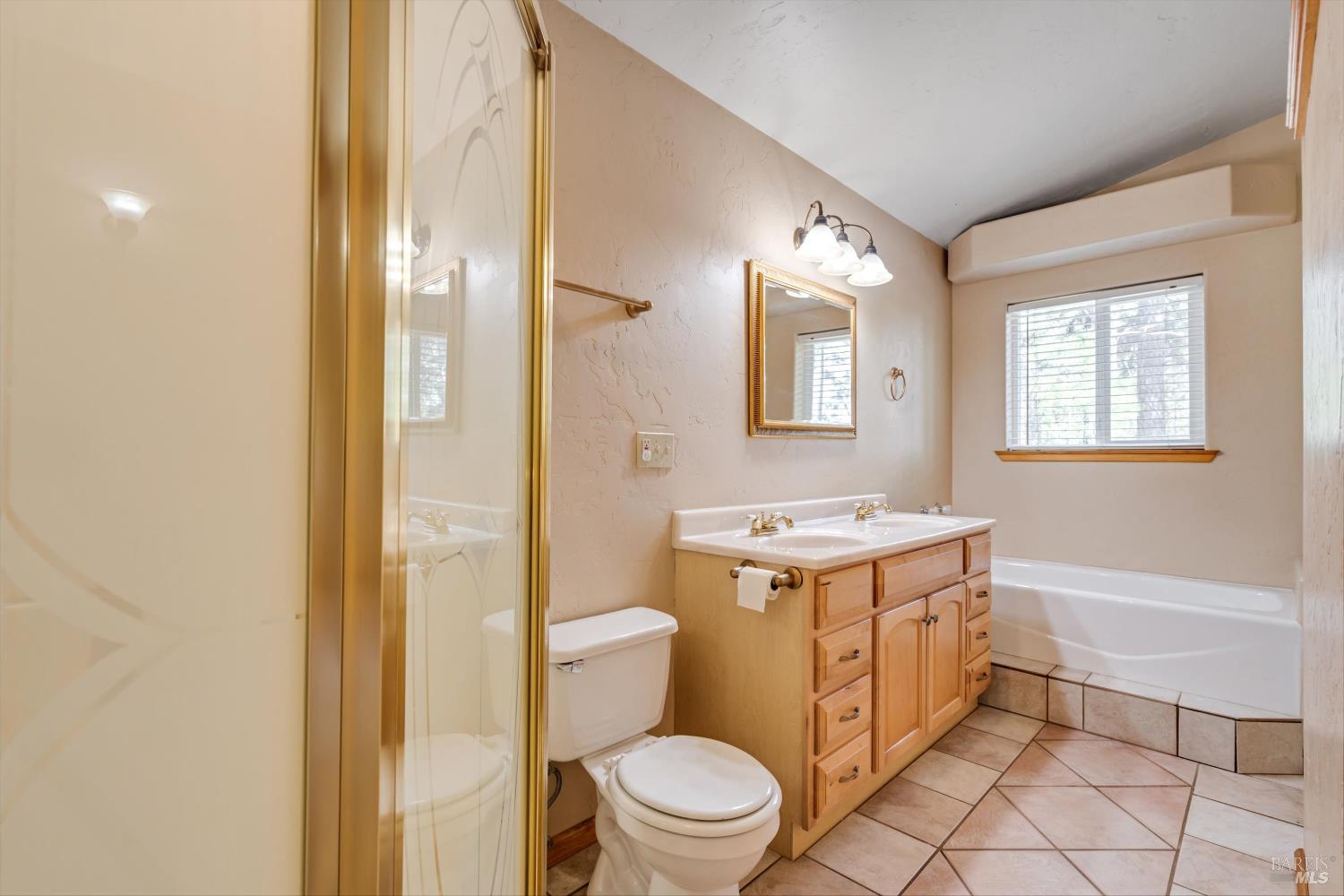 Detail Gallery Image 28 of 44 For 9925 Oro Fino Rd, Fort Jones,  CA 96032 - 3 Beds | 3 Baths