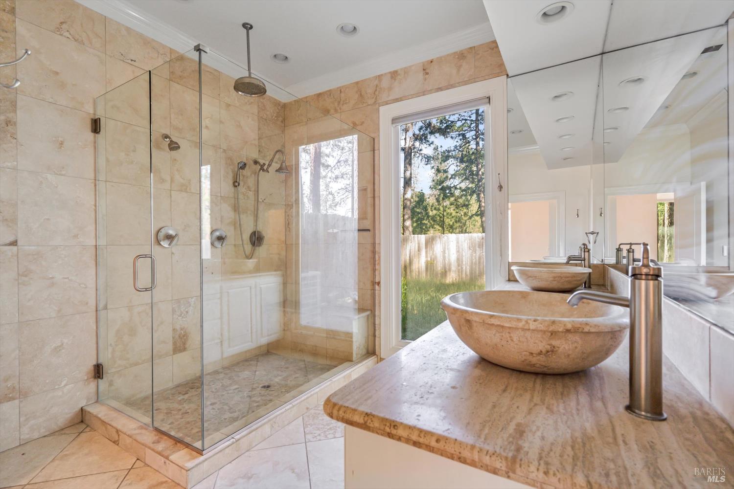 Detail Gallery Image 17 of 44 For 9925 Oro Fino Rd, Fort Jones,  CA 96032 - 3 Beds | 3 Baths