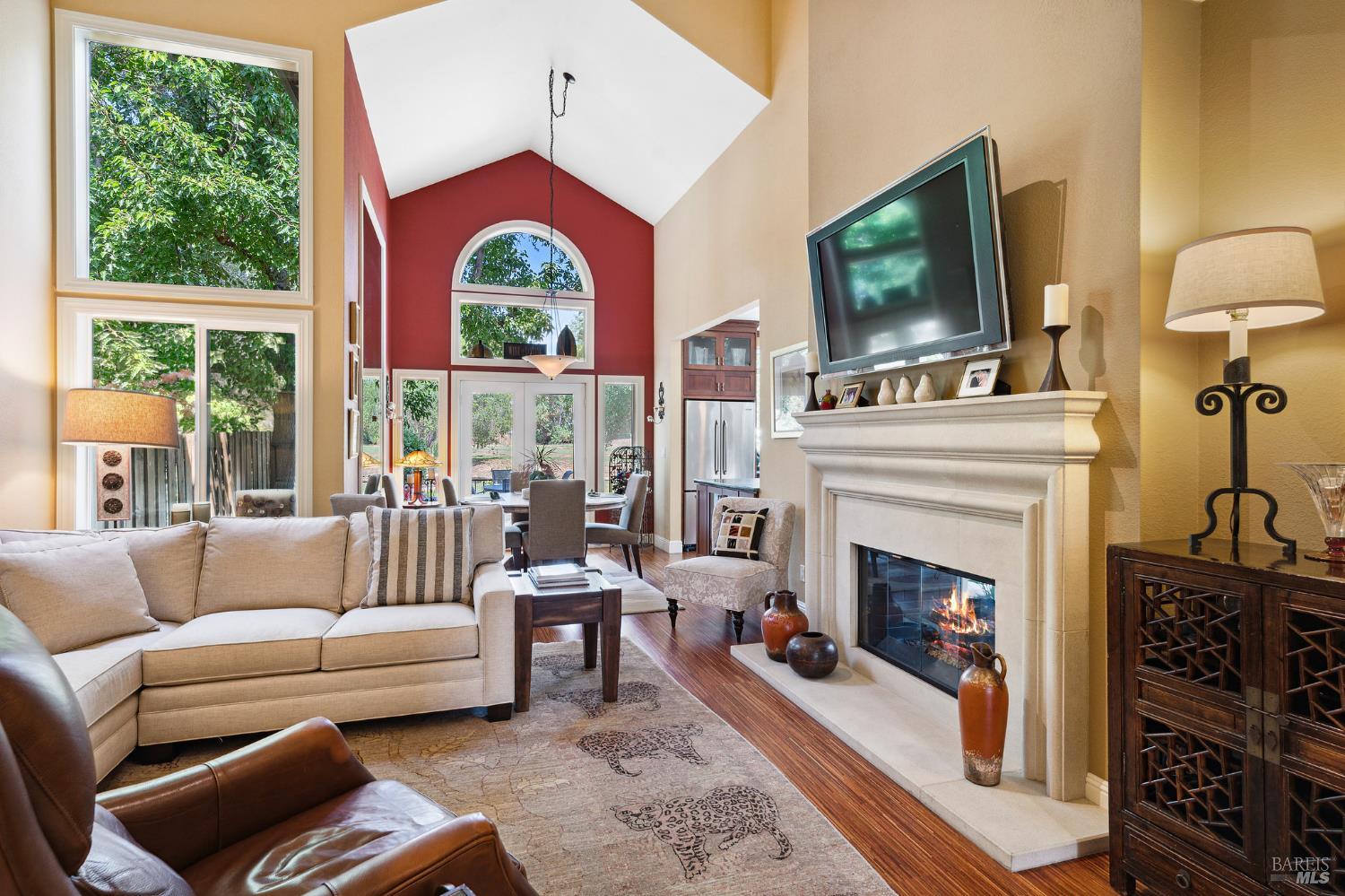 Detail Gallery Image 7 of 34 For 12 Birnam Wood Ct, Petaluma,  CA 94954 - 3 Beds | 2/1 Baths