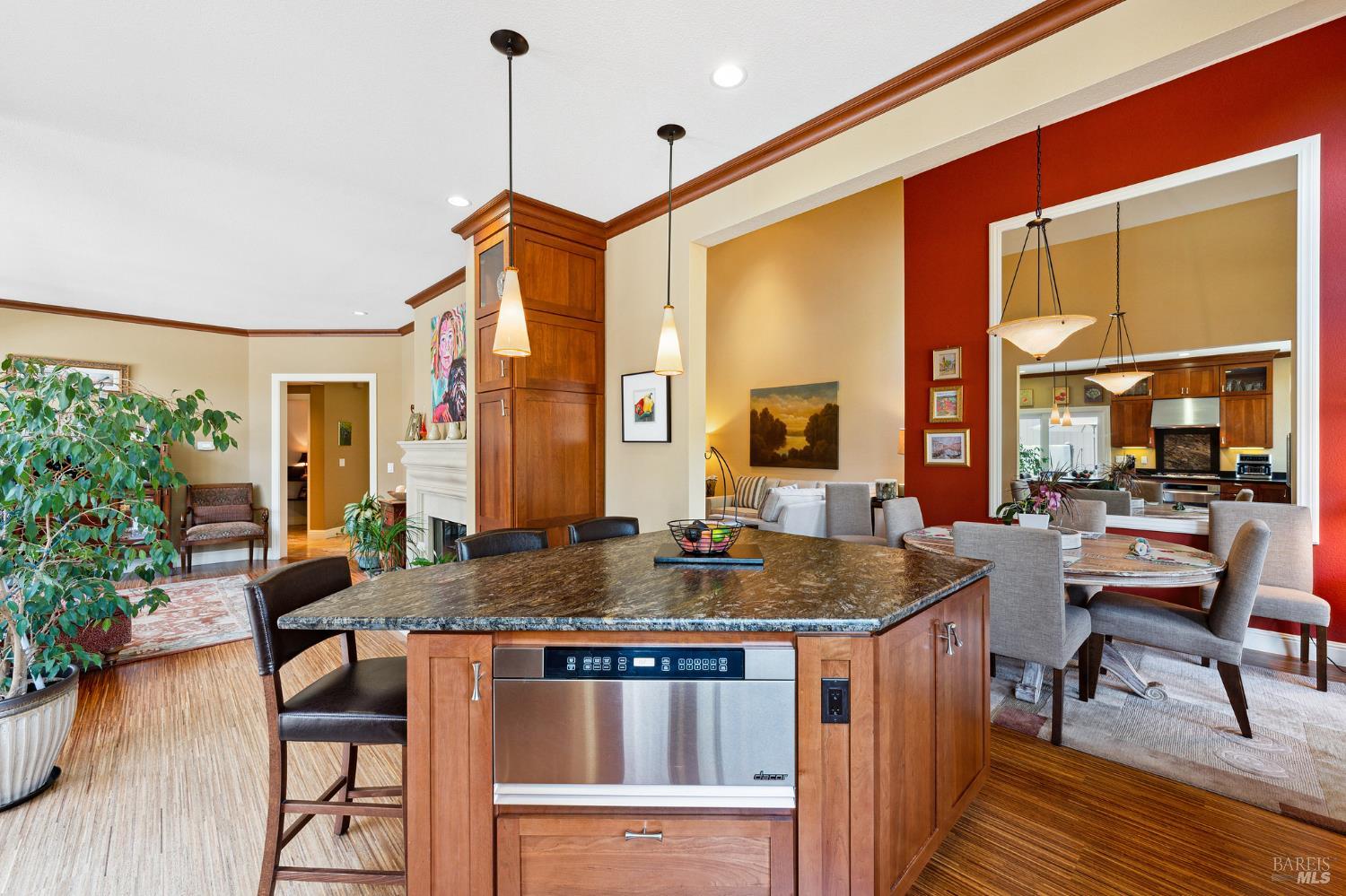 Detail Gallery Image 15 of 34 For 12 Birnam Wood Ct, Petaluma,  CA 94954 - 3 Beds | 2/1 Baths