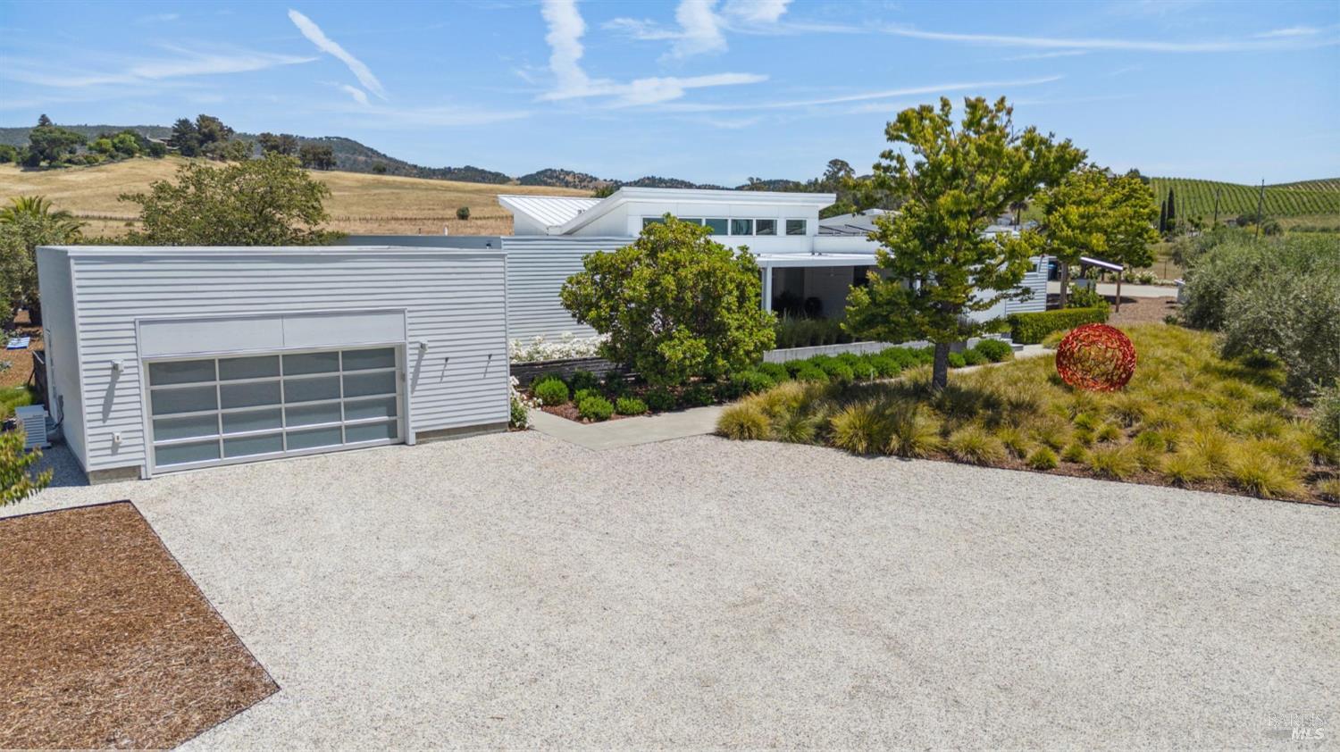 Detail Gallery Image 25 of 32 For 2560 Knob Hill Rd, Sonoma,  CA 95476 - 4 Beds | 2/1 Baths