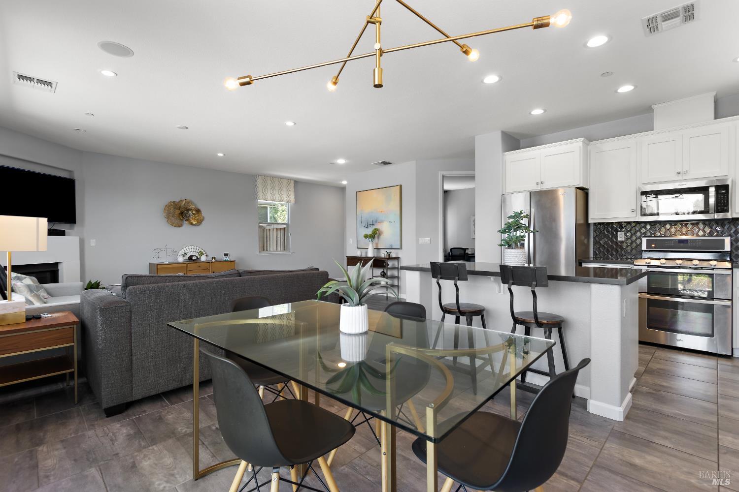 Stoneman Drive, Suisun City, California image 8