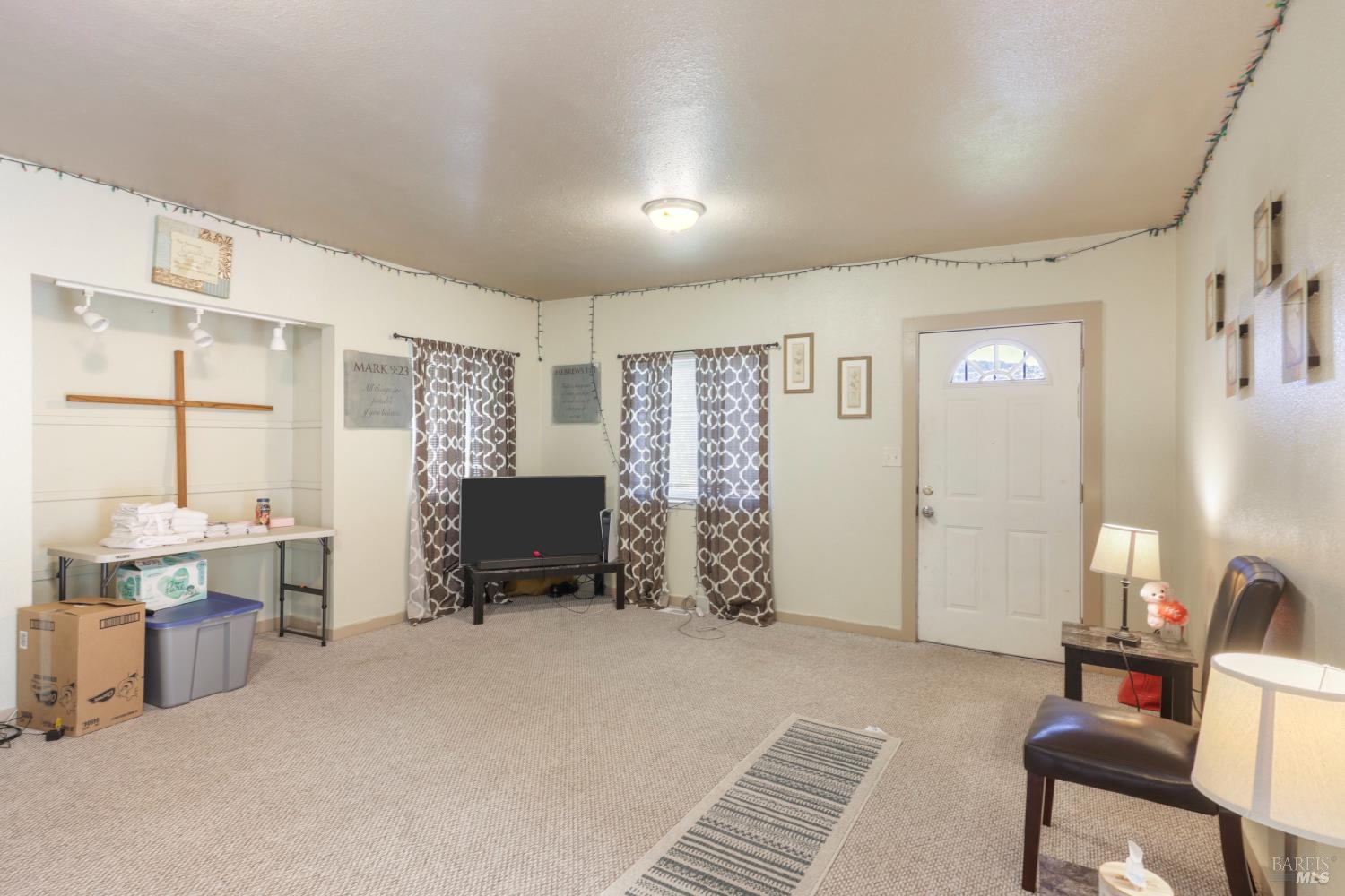 Detail Gallery Image 11 of 17 For 25 Redding Pl, Oakland,  CA 94619 - 4 Beds | 2 Baths