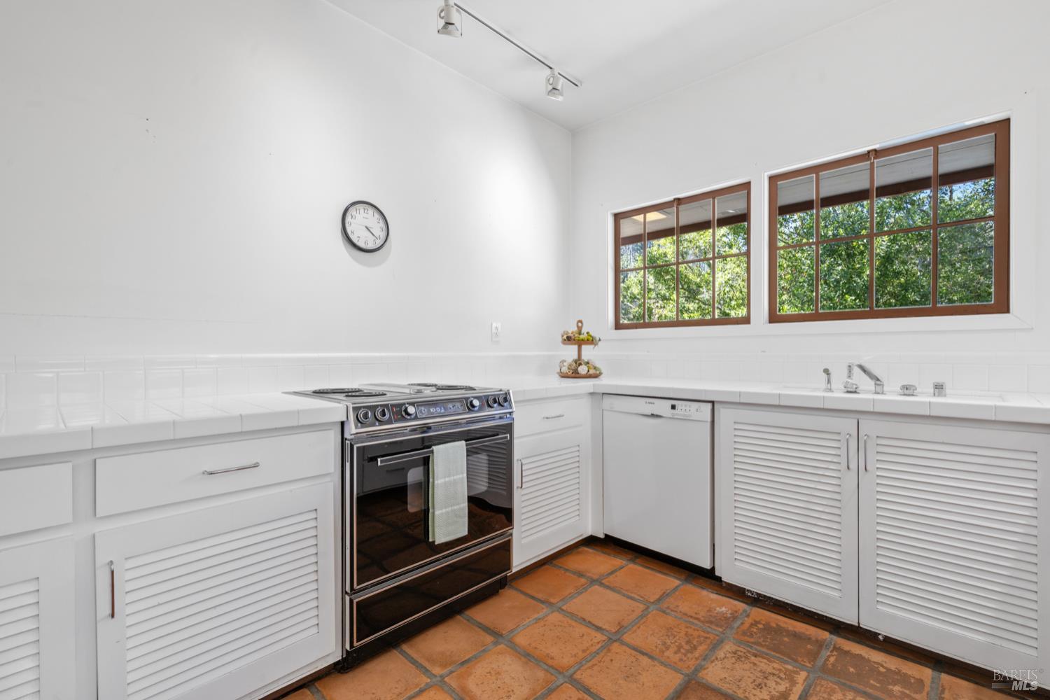 Detail Gallery Image 13 of 43 For Address Is Not Disclosed, Kenwood,  CA 95452 - 2 Beds | 2/1 Baths