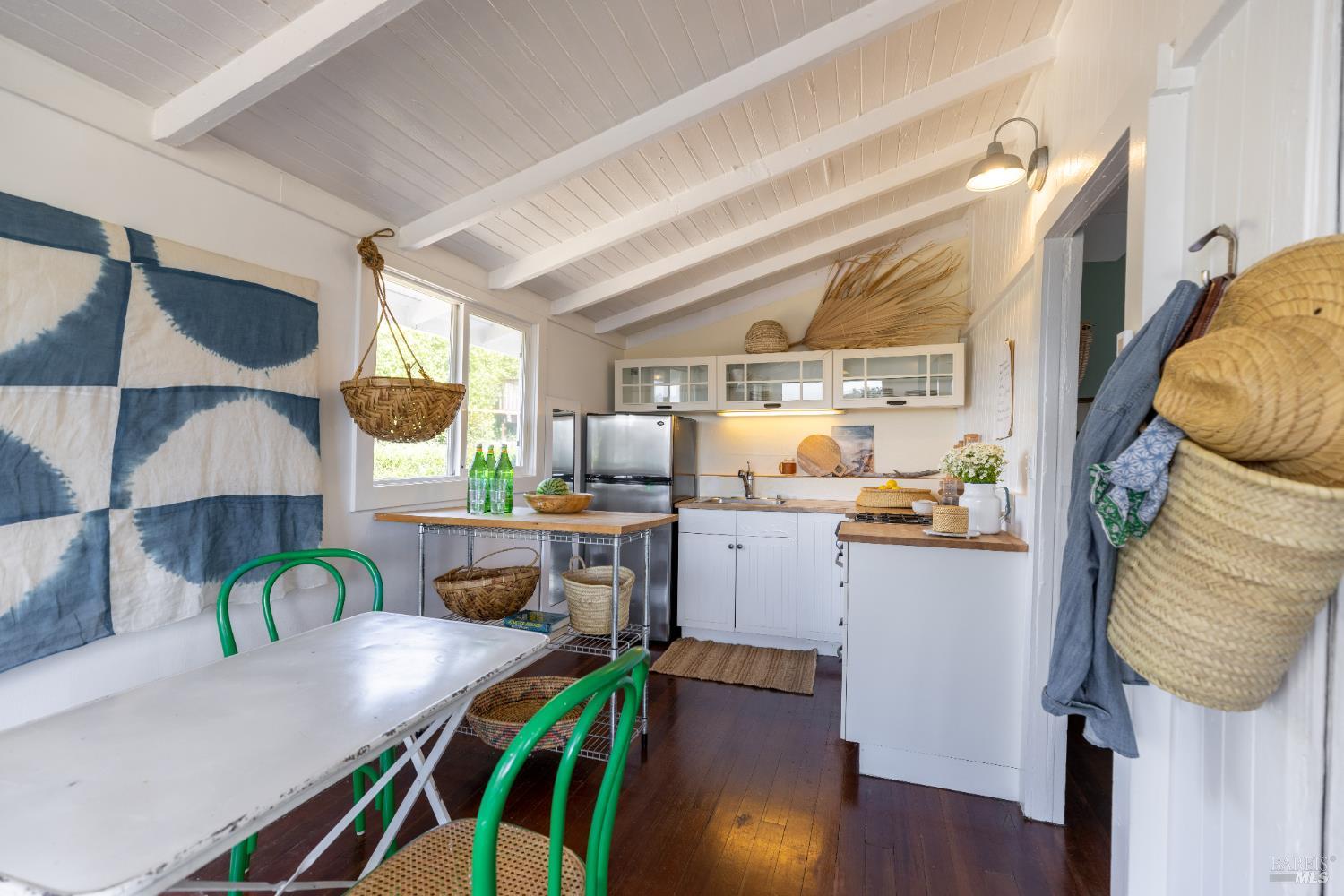 Detail Gallery Image 10 of 24 For 65 Buena Vista Ave, Stinson Beach,  CA 94970 - 1 Beds | 1 Baths