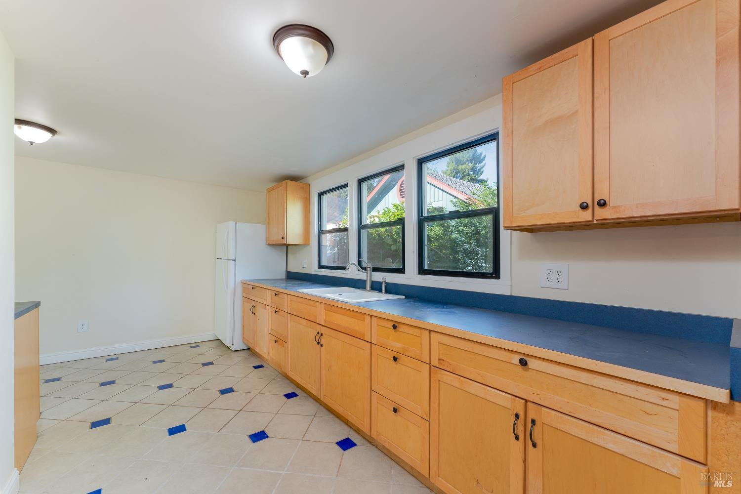 Detail Gallery Image 10 of 24 For 30 W Oak St, Willits,  CA 95490 - 2 Beds | 1 Baths