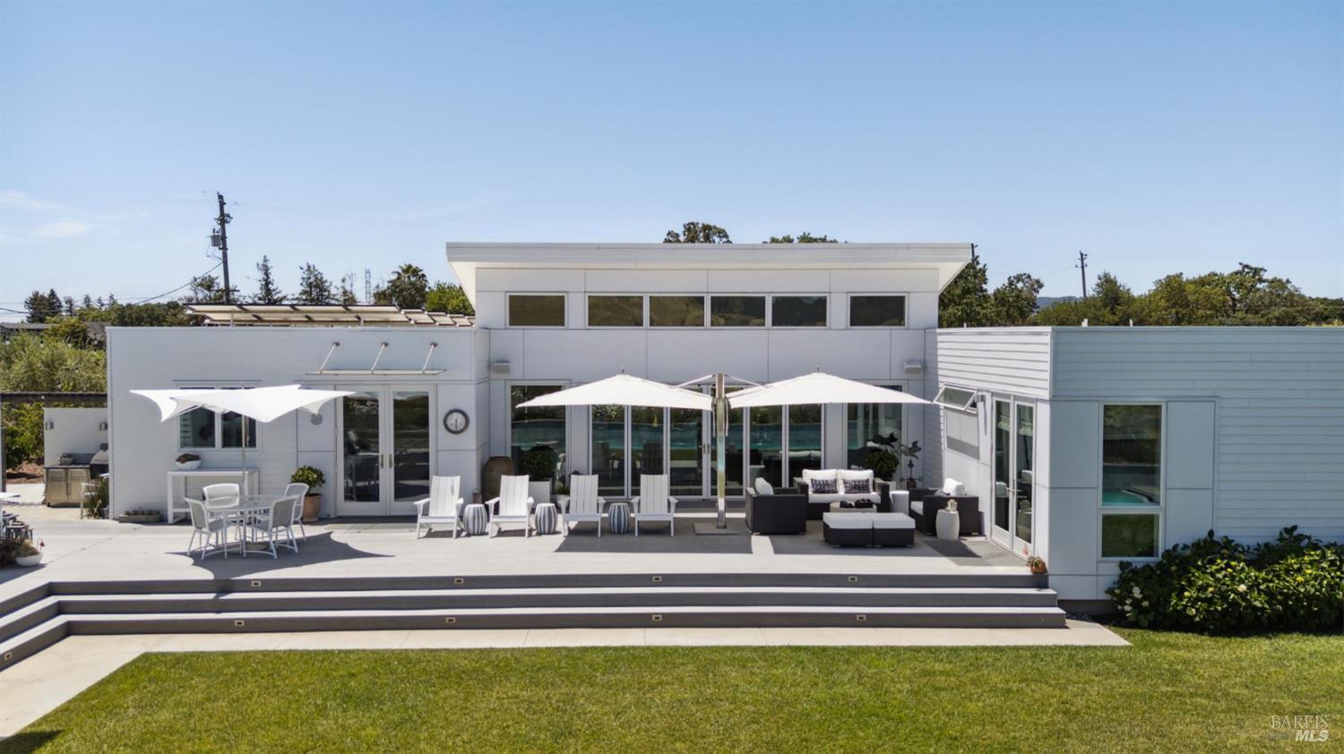 Detail Gallery Image 28 of 32 For 2560 Knob Hill Rd, Sonoma,  CA 95476 - 4 Beds | 2/1 Baths