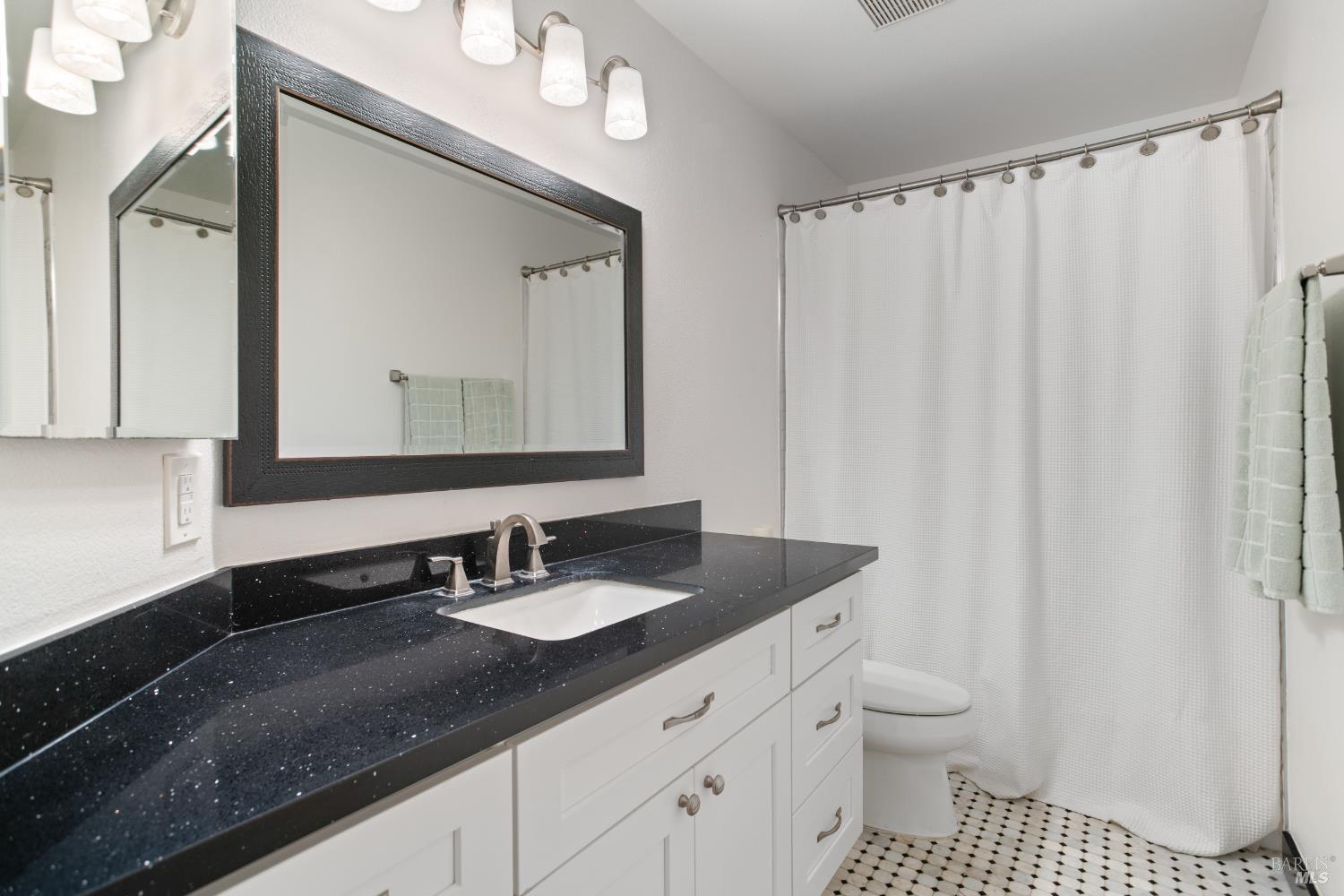 Detail Gallery Image 12 of 37 For 1735 Marenda Dr, Dixon,  CA 95620 - 3 Beds | 2 Baths