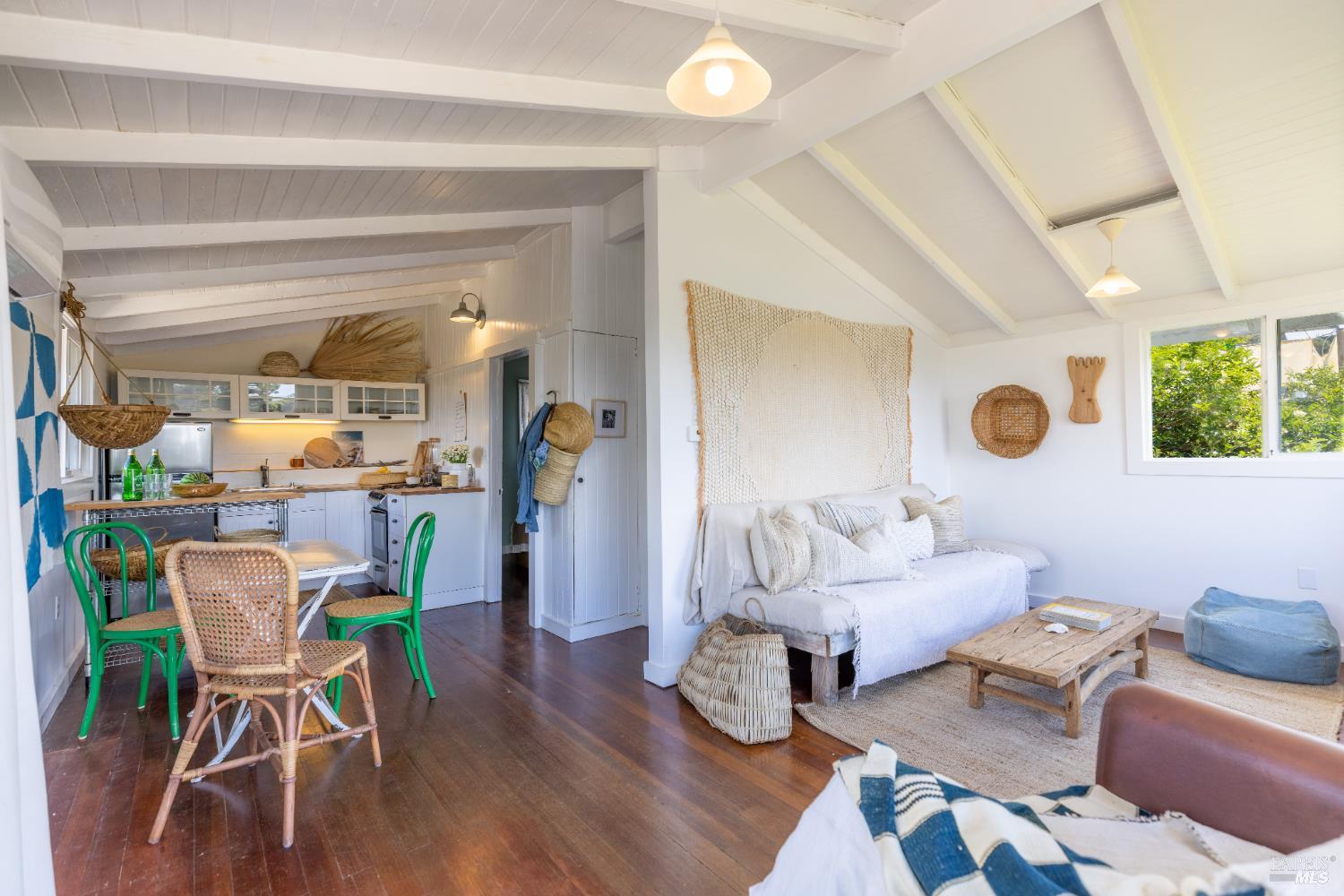 Detail Gallery Image 8 of 24 For 65 Buena Vista Ave, Stinson Beach,  CA 94970 - 1 Beds | 1 Baths