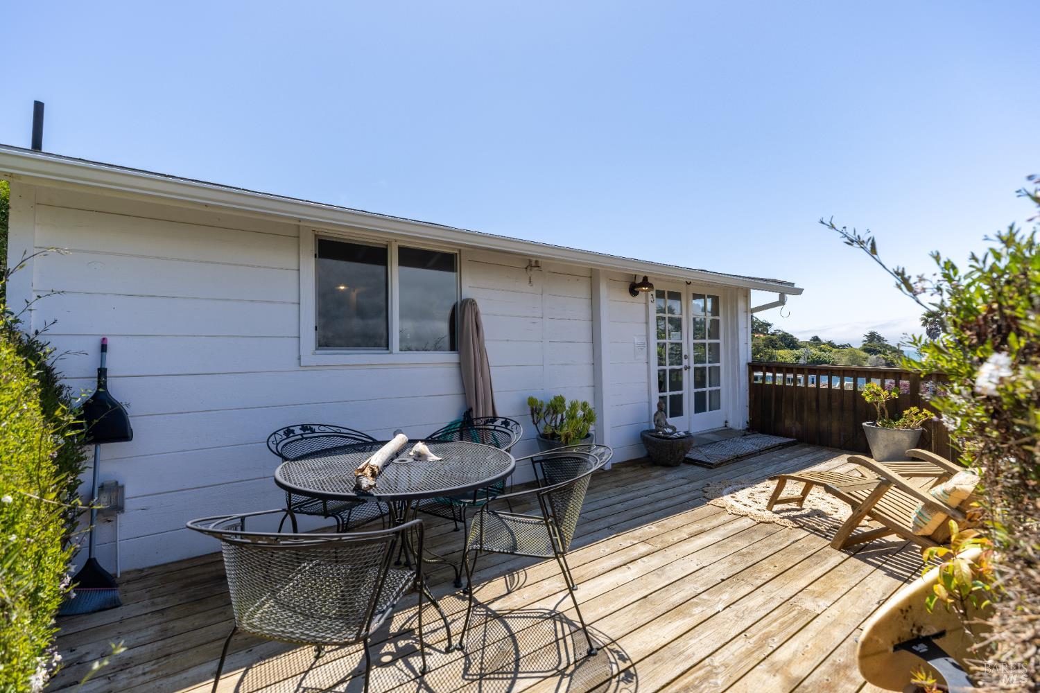 Detail Gallery Image 2 of 24 For 65 Buena Vista Ave, Stinson Beach,  CA 94970 - 1 Beds | 1 Baths