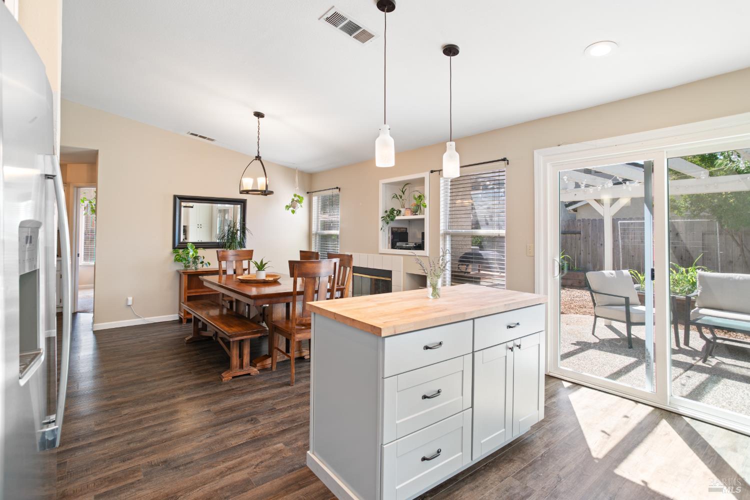 Detail Gallery Image 33 of 37 For 1735 Marenda Dr, Dixon,  CA 95620 - 3 Beds | 2 Baths