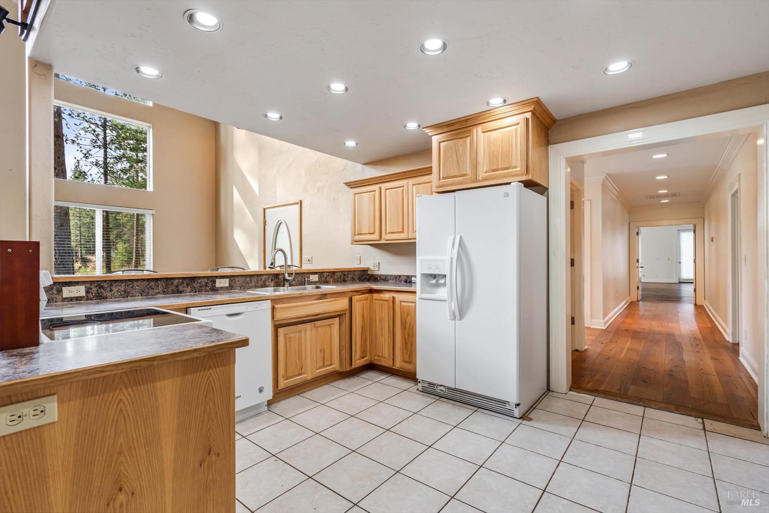 Detail Gallery Image 12 of 44 For 9925 Oro Fino Rd, Fort Jones,  CA 96032 - 3 Beds | 3 Baths