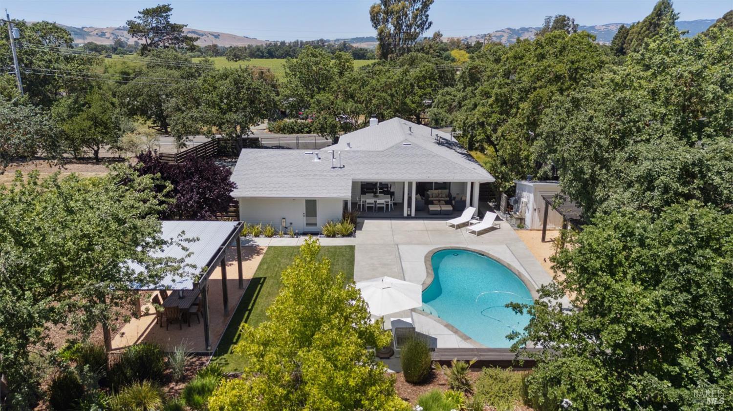 Detail Gallery Image 31 of 32 For 2560 Knob Hill Rd, Sonoma,  CA 95476 - 4 Beds | 2/1 Baths