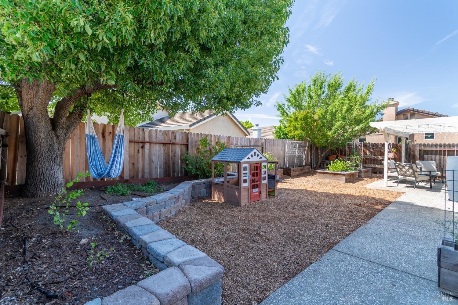 Detail Gallery Image 7 of 37 For 1735 Marenda Dr, Dixon,  CA 95620 - 3 Beds | 2 Baths