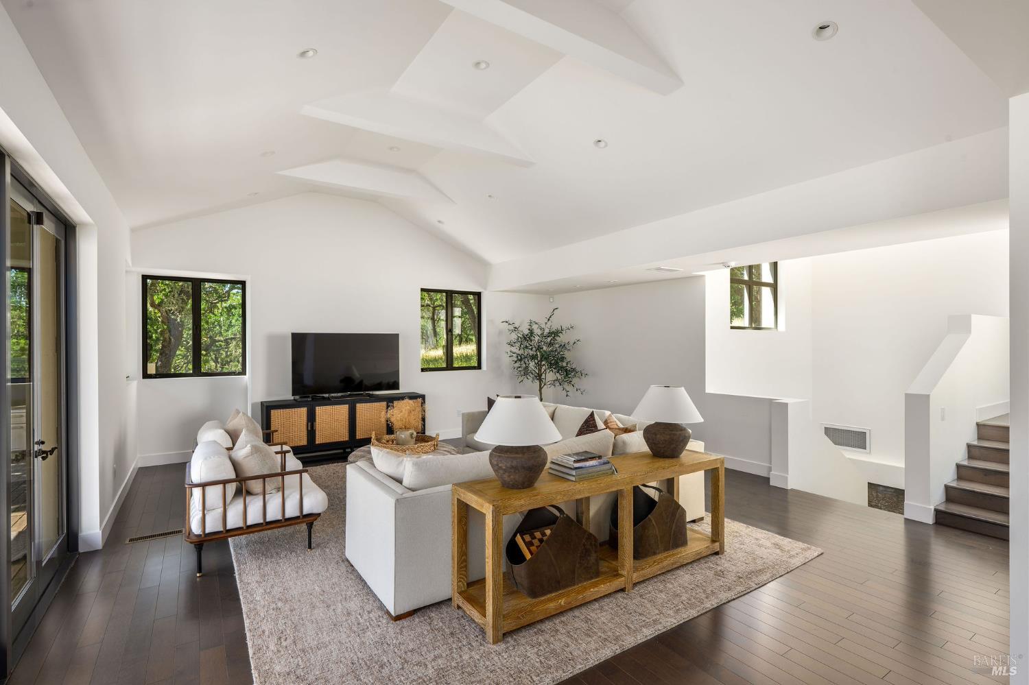 Detail Gallery Image 16 of 45 For 9359 Ladera Rd, Glen Ellen,  CA 95442 - 4 Beds | 5/1 Baths