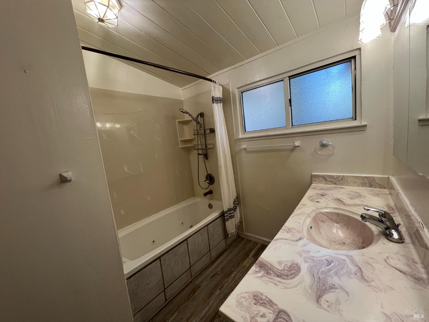 Detail Gallery Image 7 of 17 For 3519 Hazelwood St, Vallejo,  CA 94591 - 3 Beds | 2 Baths