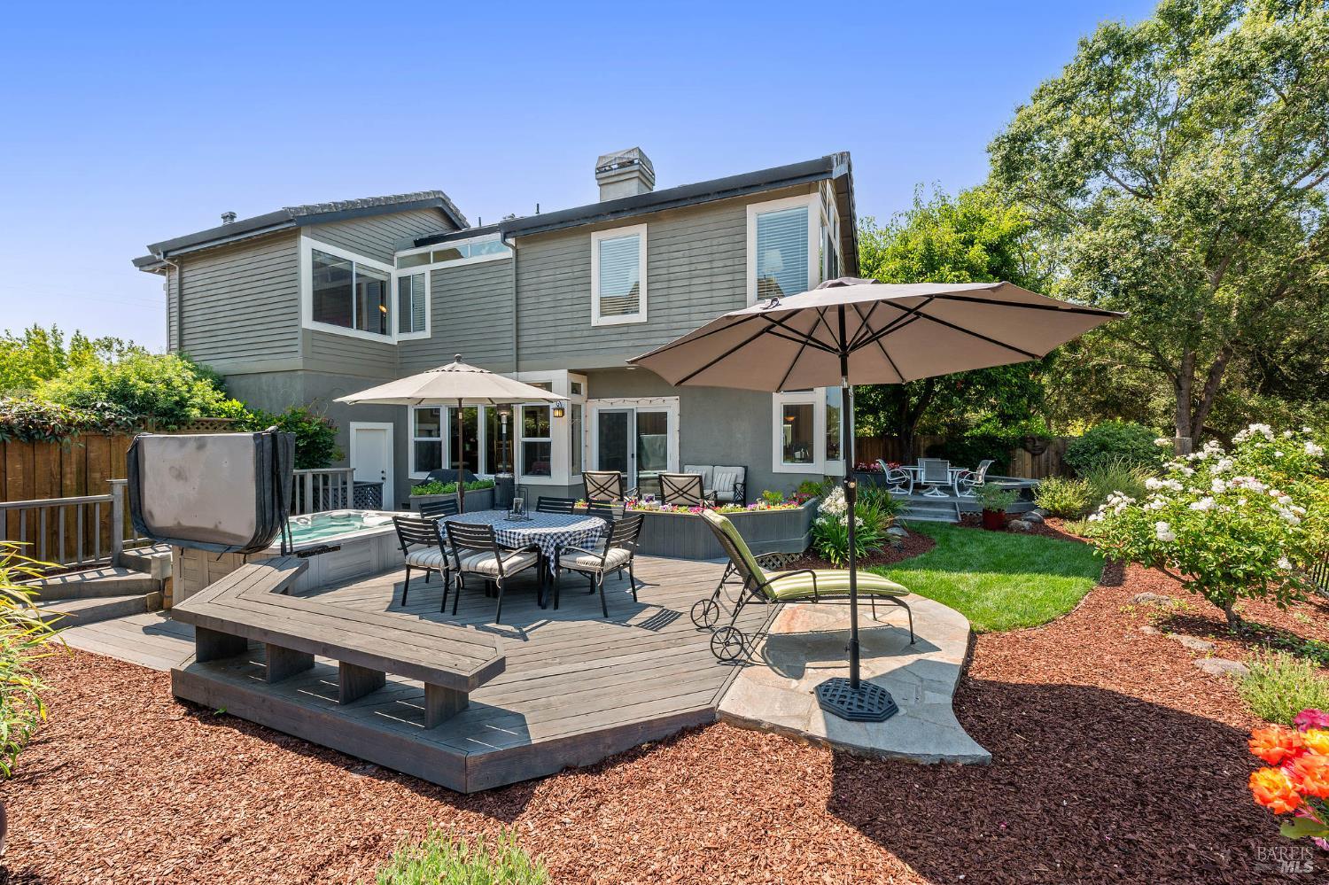 Detail Gallery Image 24 of 34 For 12 Birnam Wood Ct, Petaluma,  CA 94954 - 3 Beds | 2/1 Baths