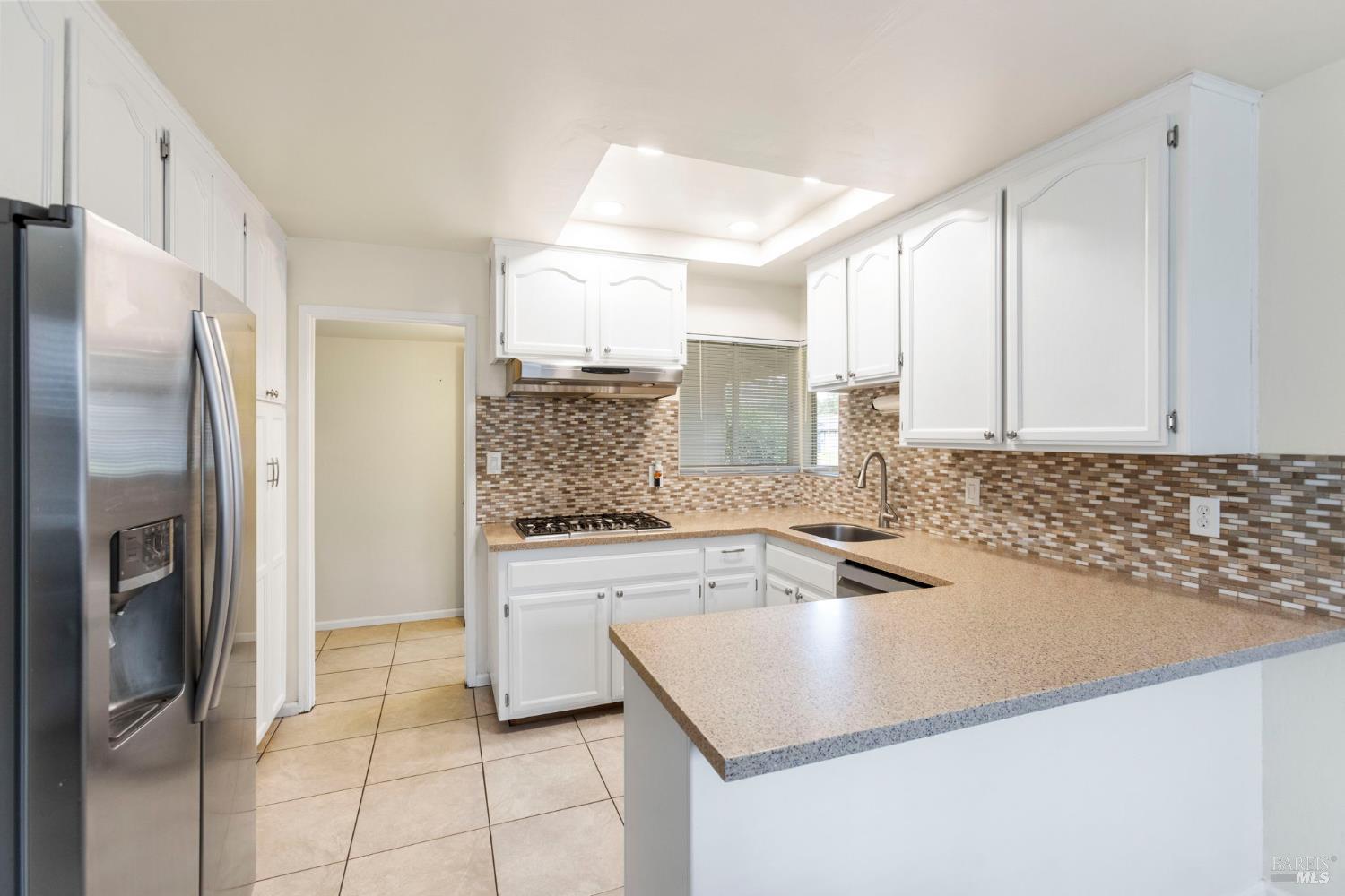 Dahlia Street, Fairfield, California image 6