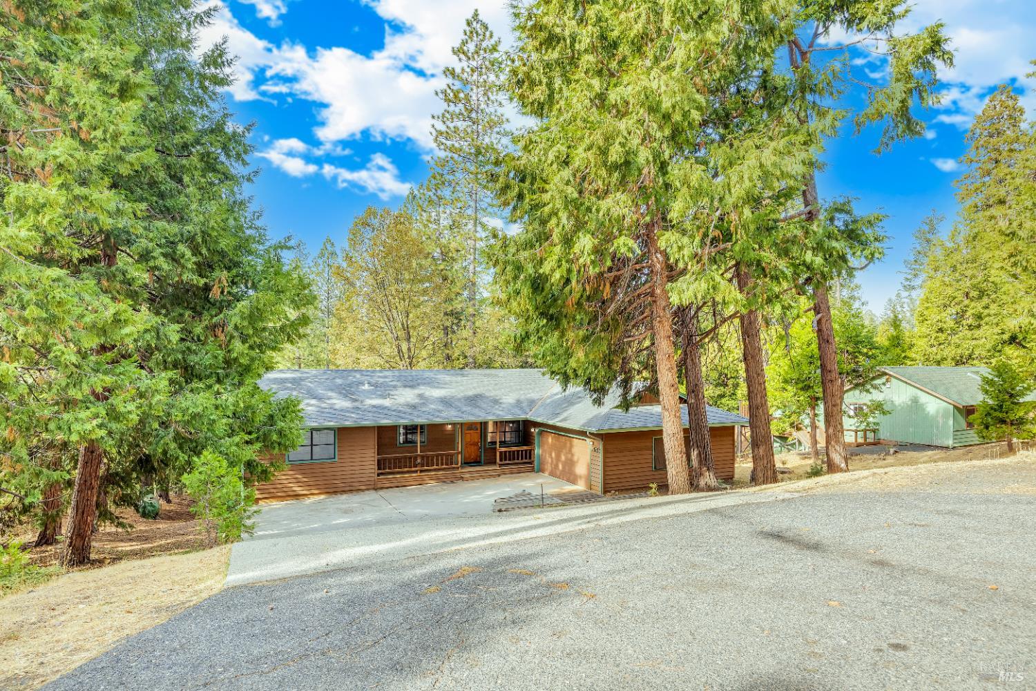 Detail Gallery Image 1 of 1 For 19828 Greenview Dr, Twain Harte,  CA 95383 - 3 Beds | 2 Baths