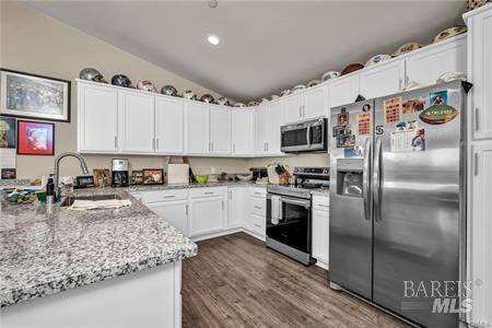 Detail Gallery Image 14 of 39 For 9781 Venturi Dr, Cobb,  CA 95426 - 4 Beds | 2/1 Baths