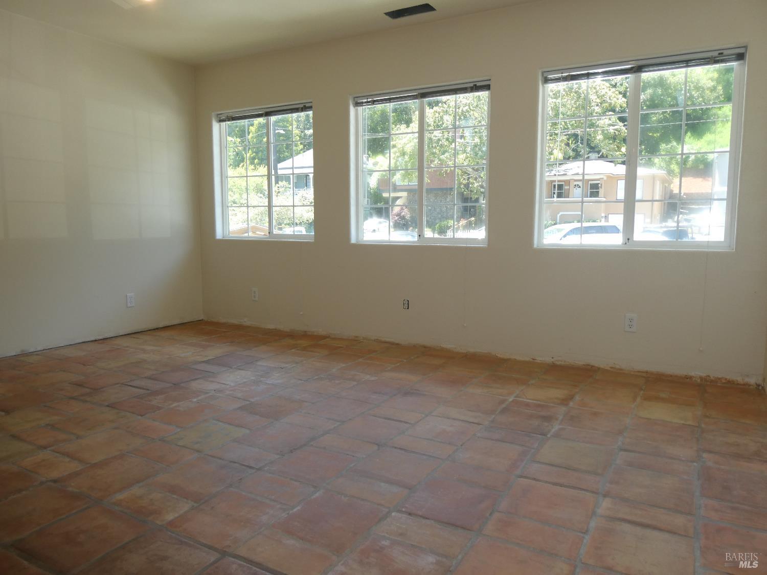 Detail Gallery Image 16 of 17 For 295 Miller Ave, Mill Valley,  CA 94941 - – Beds | – Baths