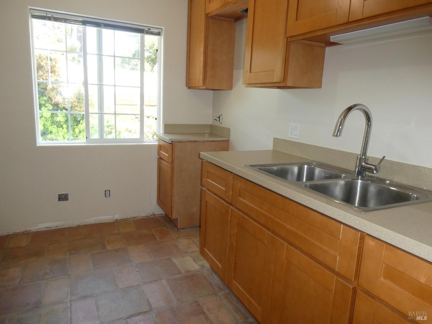 Detail Gallery Image 14 of 17 For 295 Miller Ave, Mill Valley,  CA 94941 - – Beds | – Baths