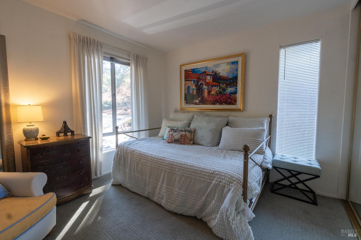 Detail Gallery Image 11 of 24 For 43 Forest Ln, San Rafael,  CA 94903 - 2 Beds | 2 Baths