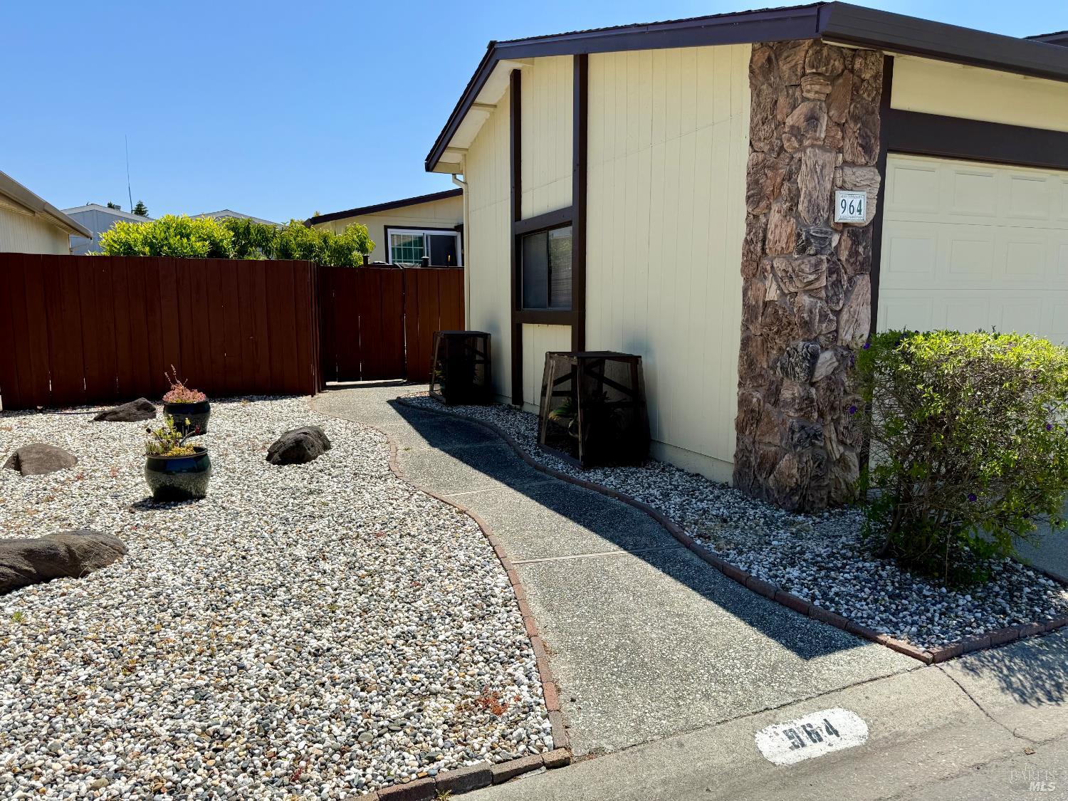 Detail Gallery Image 2 of 14 For 1225 Vienna Dr 964, Sunnyvale,  CA 94089 - 3 Beds | 2 Baths