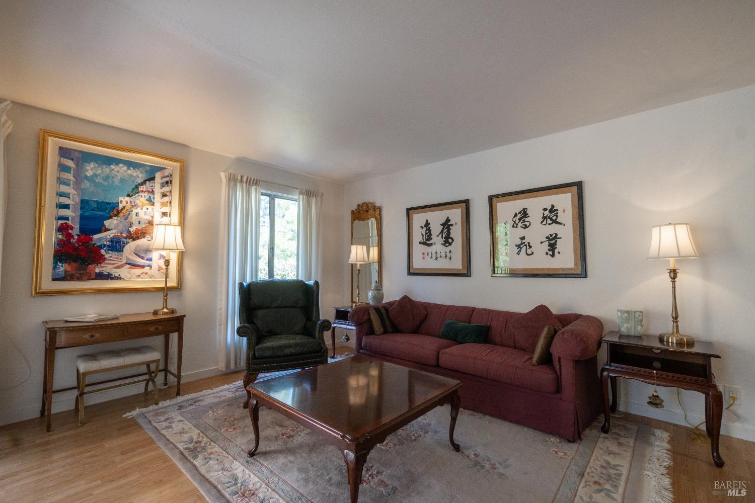 Detail Gallery Image 6 of 24 For 43 Forest Ln, San Rafael,  CA 94903 - 2 Beds | 2 Baths