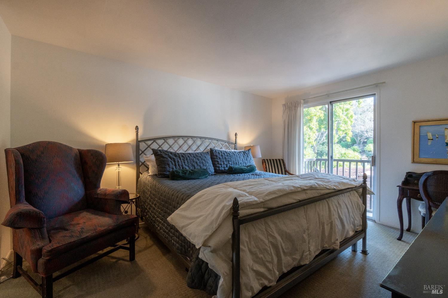 Detail Gallery Image 8 of 24 For 43 Forest Ln, San Rafael,  CA 94903 - 2 Beds | 2 Baths